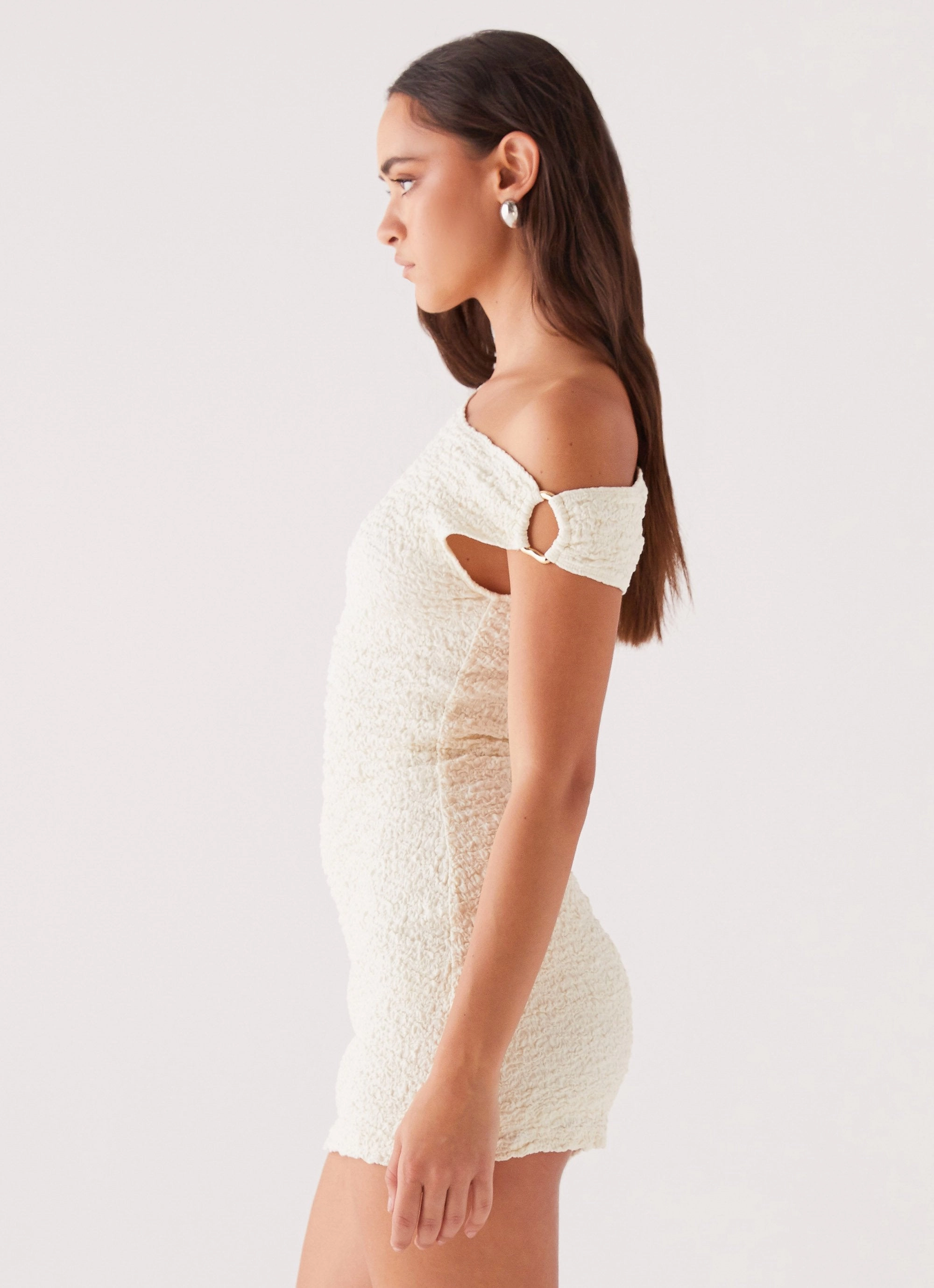 Farah Off Shoulder Mini Dress - White Formal Choice Contrast-Lining