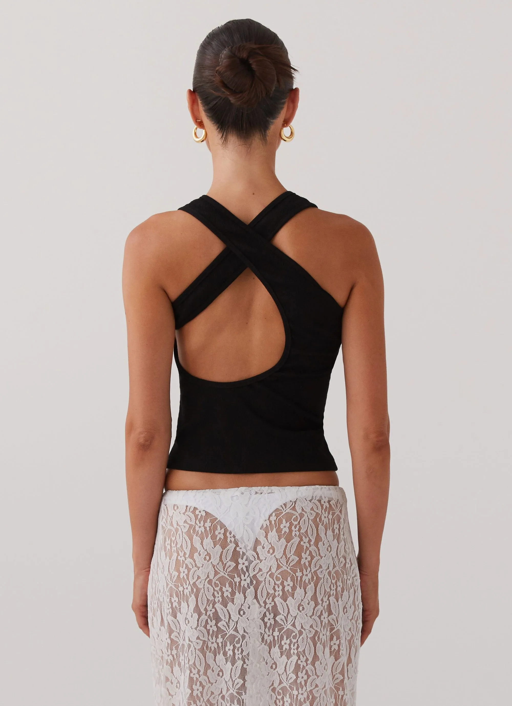 Bonded Seam Construction Alice Cut Out Tank Top - Black