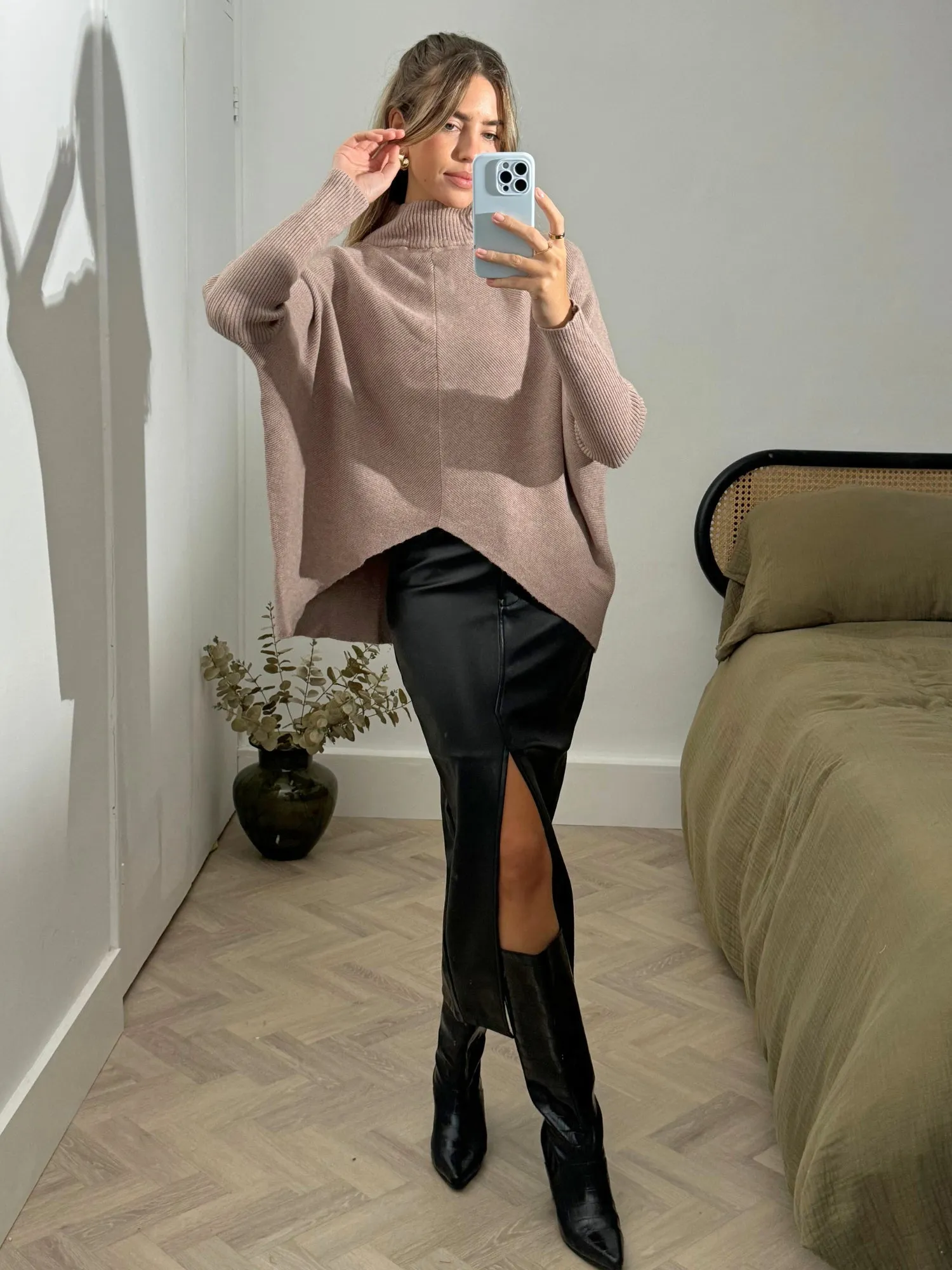 Brielle Pu Midi Skirt / Black Chic Appeal