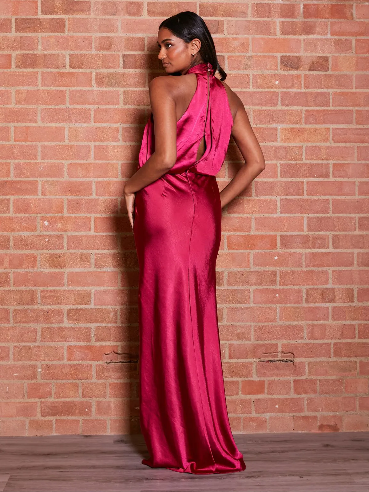 Seasonal Fit Twist Neck Satin Maxi Dress / Claret