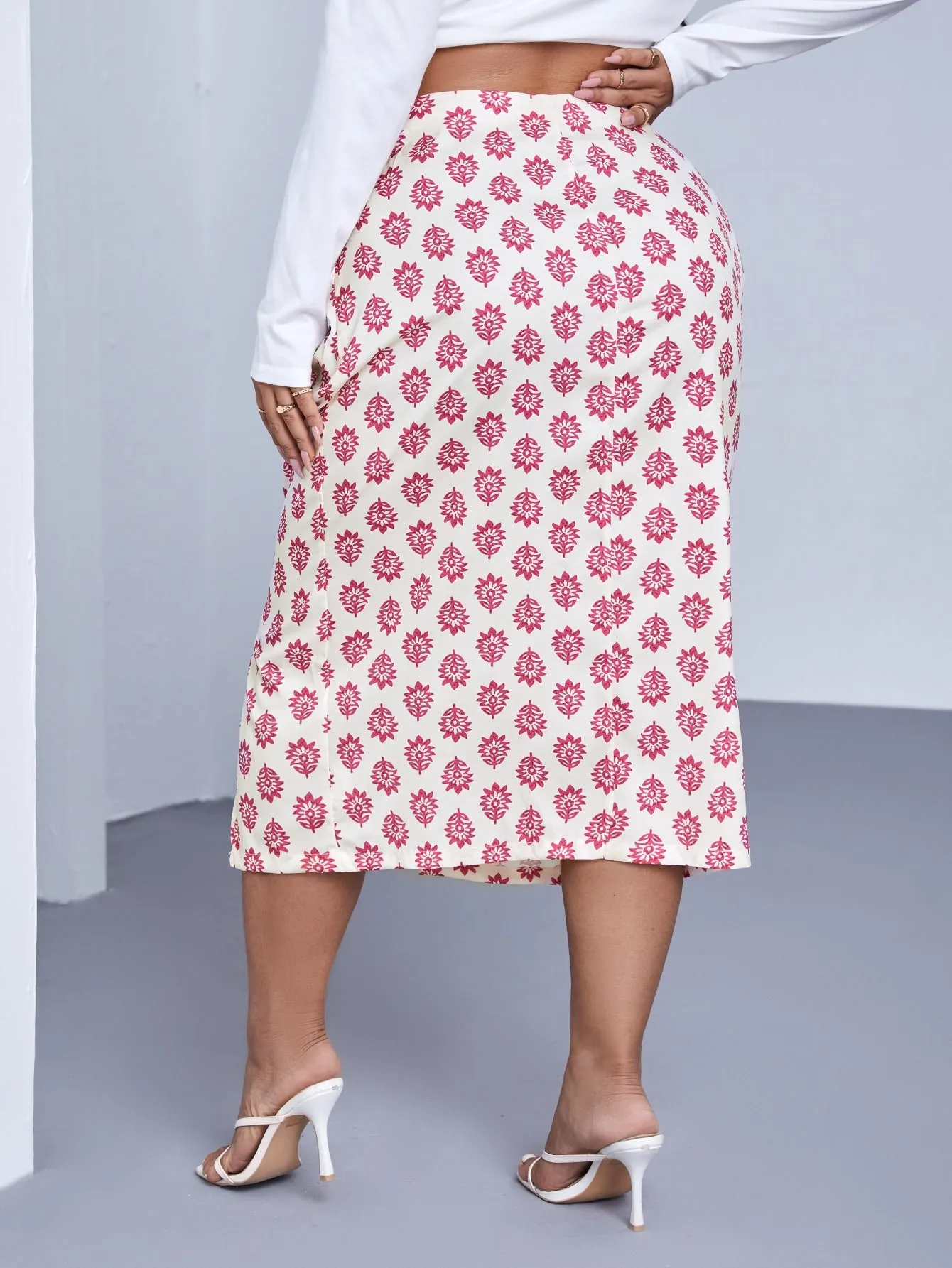 All Over Print Split Thigh Midi Plus Size Skirt