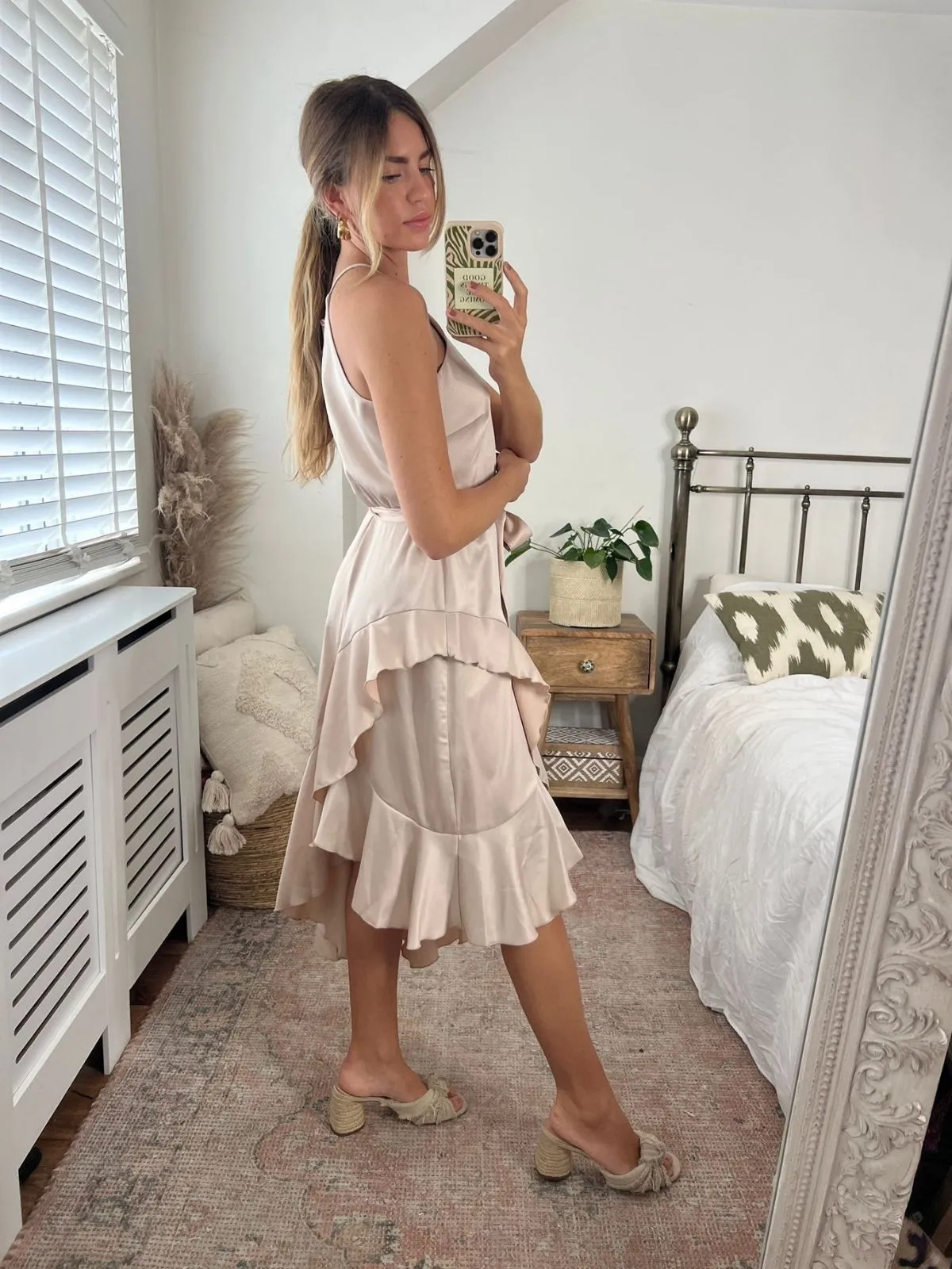 Ariana Halter Frill Dress / Oyster Skin Tone Mid Fit