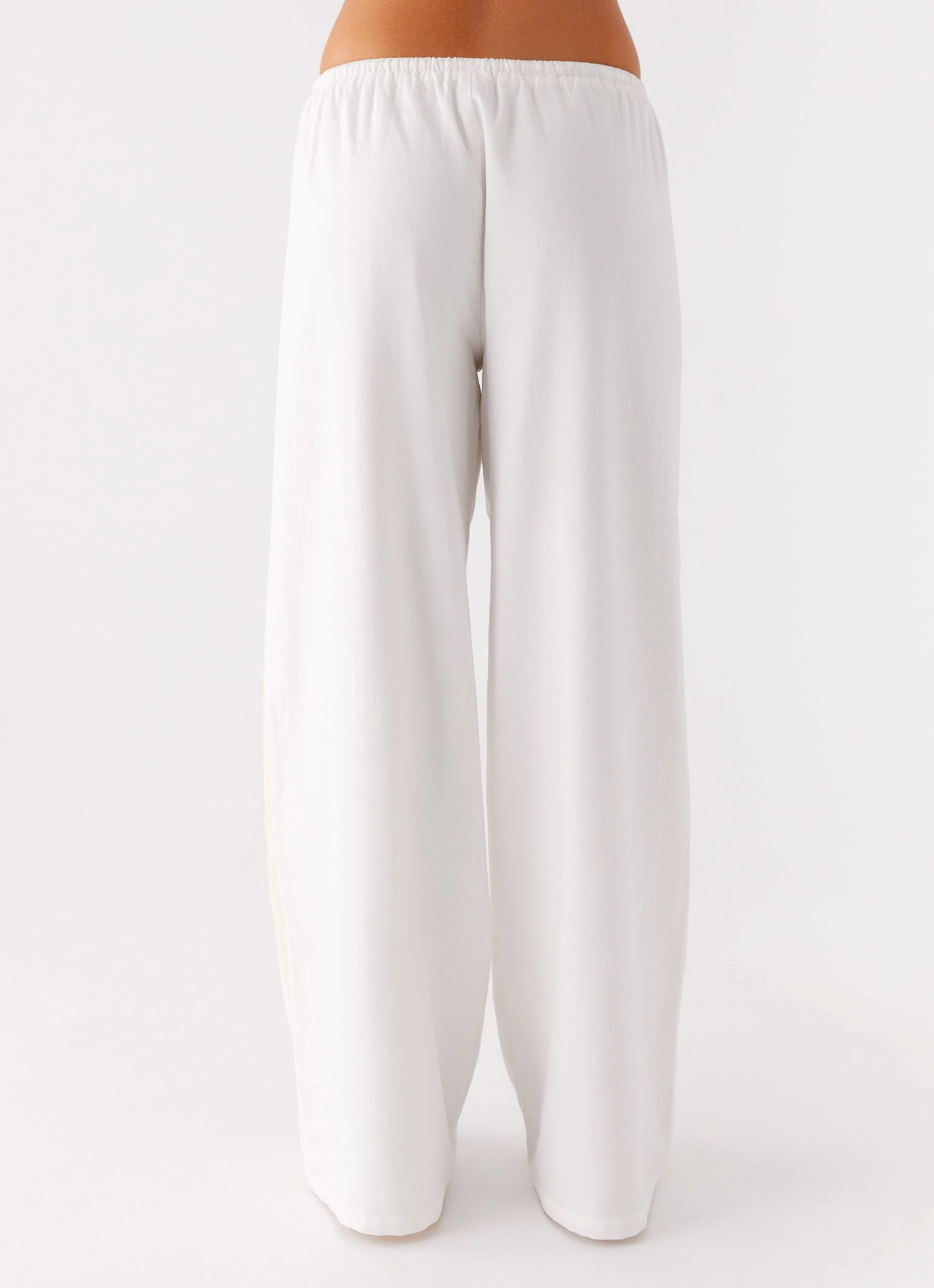 Oska Drawstring Pants - White TaperedLeg Multipurpose Design