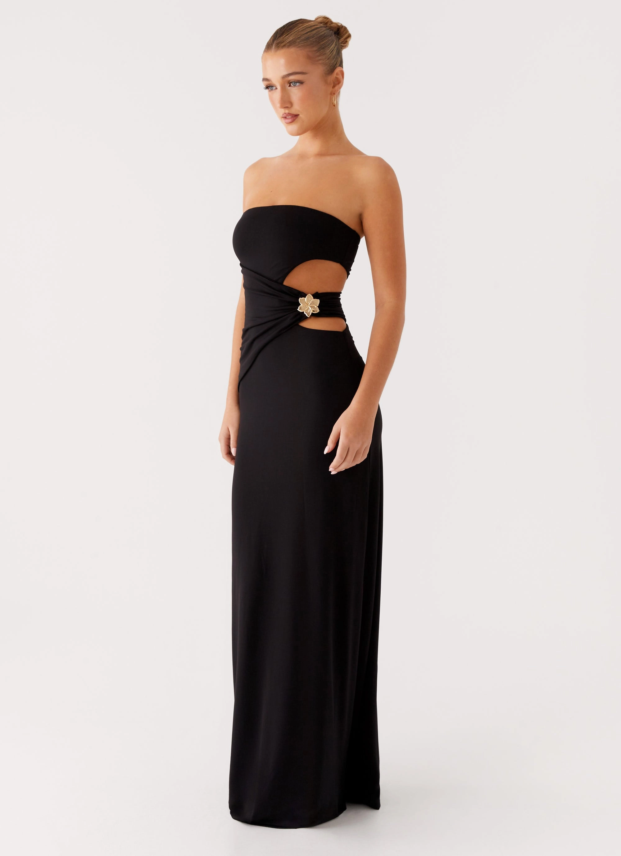 Anetta Maxi Dress - Black Minimal Comfort Easy Vibe