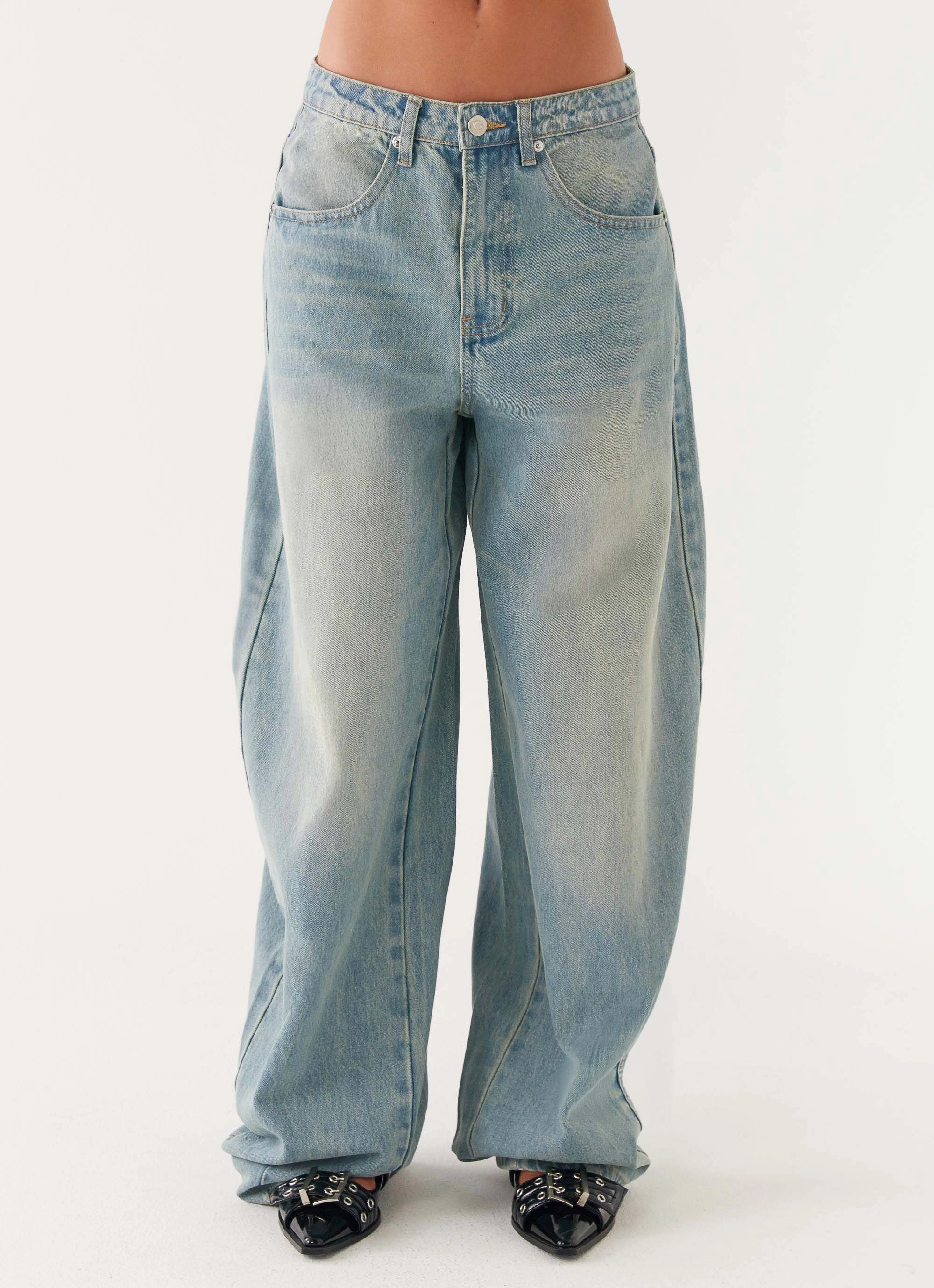 Maxwell Baggy Jeans - Washed Blue Stylish Look