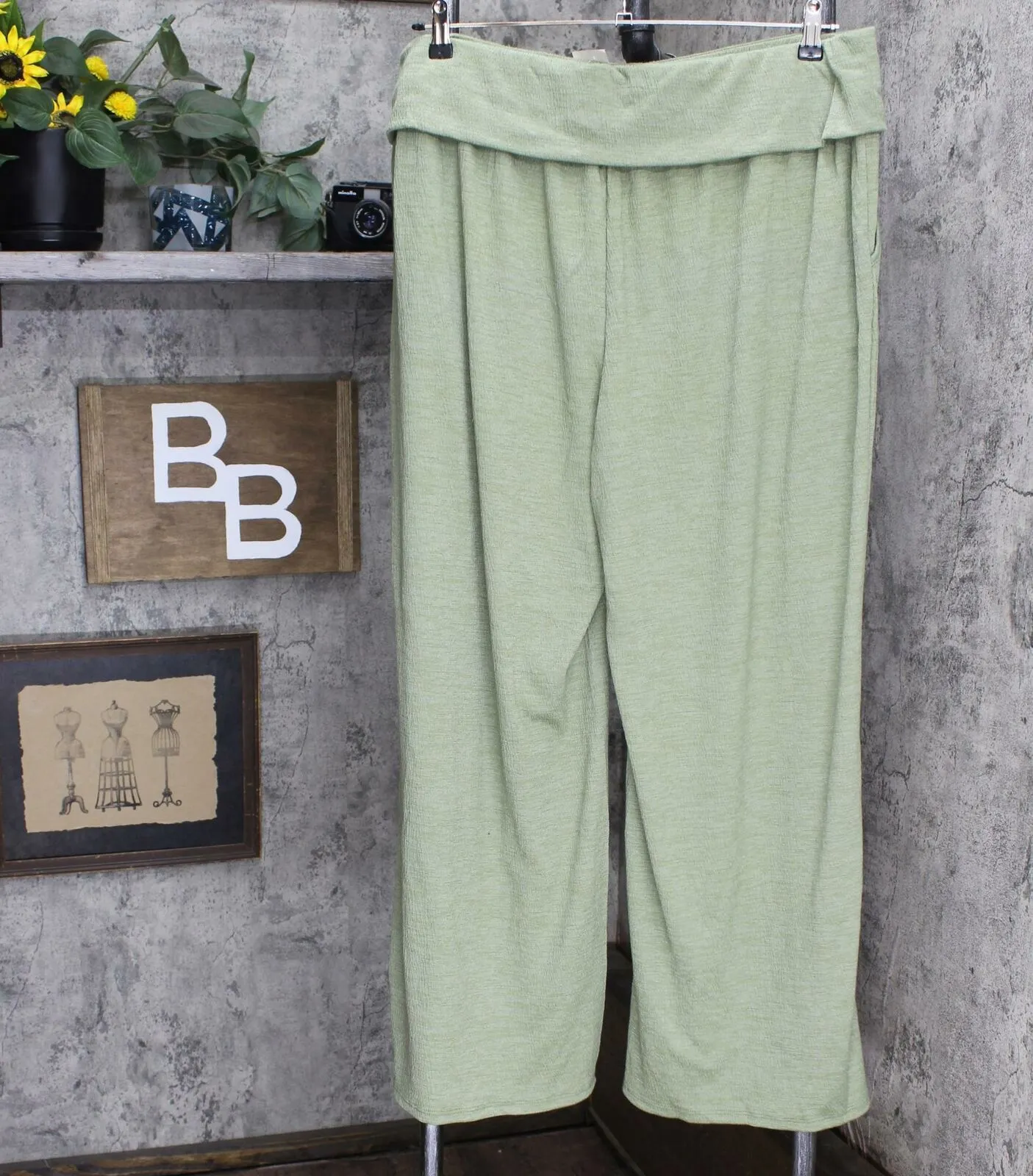 AnyBody Women's Plus Size Crinkle Knit Wide-Leg Pants