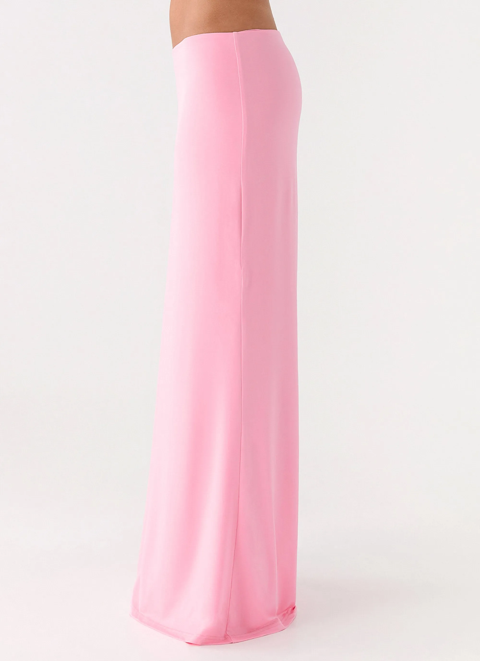 Ashi Maxi Skirt - Pink Smooth Edging Detail Focus