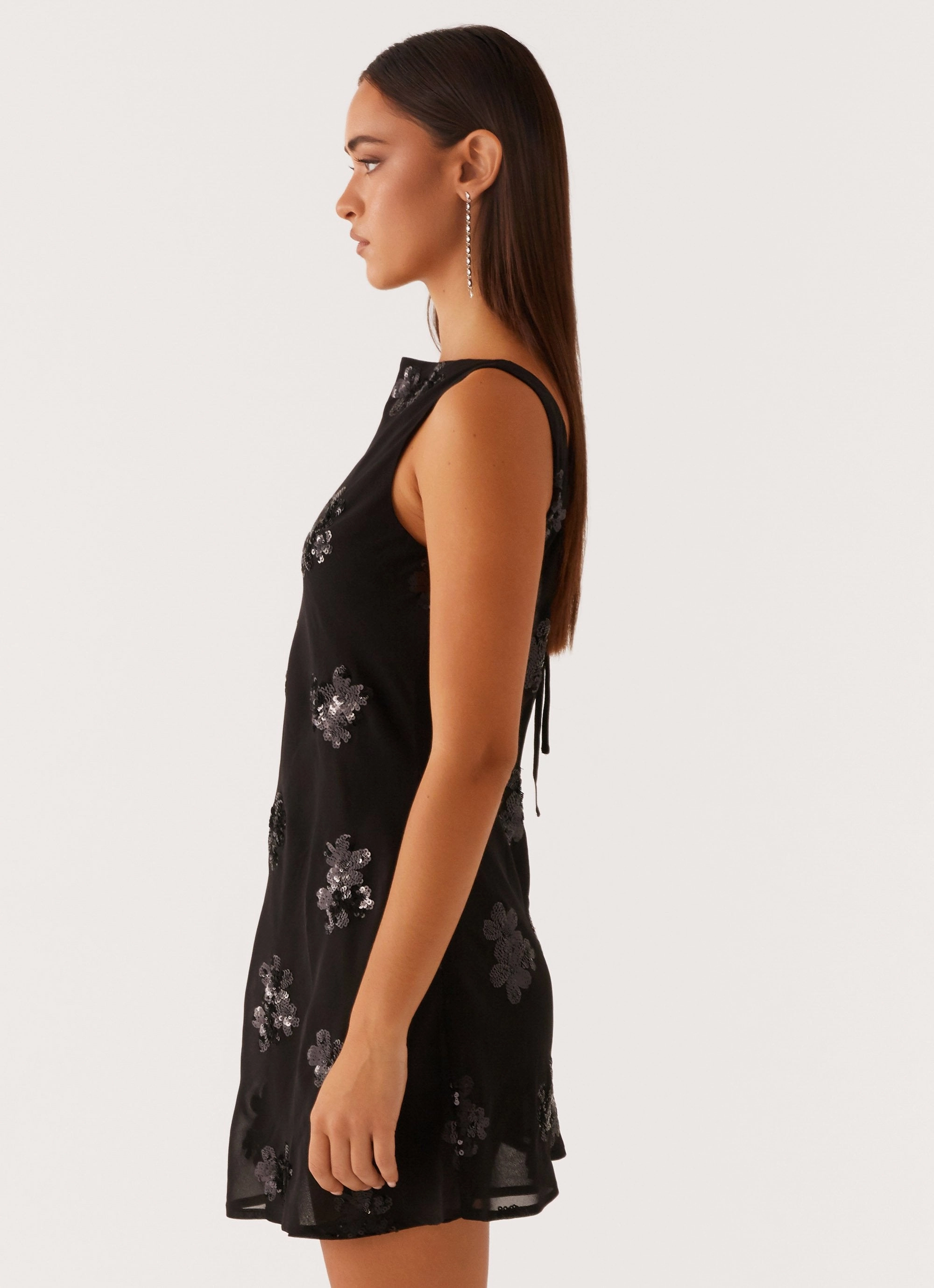 Street-Style Perfect for Travel Aurora Sequin Mini Dress - Black