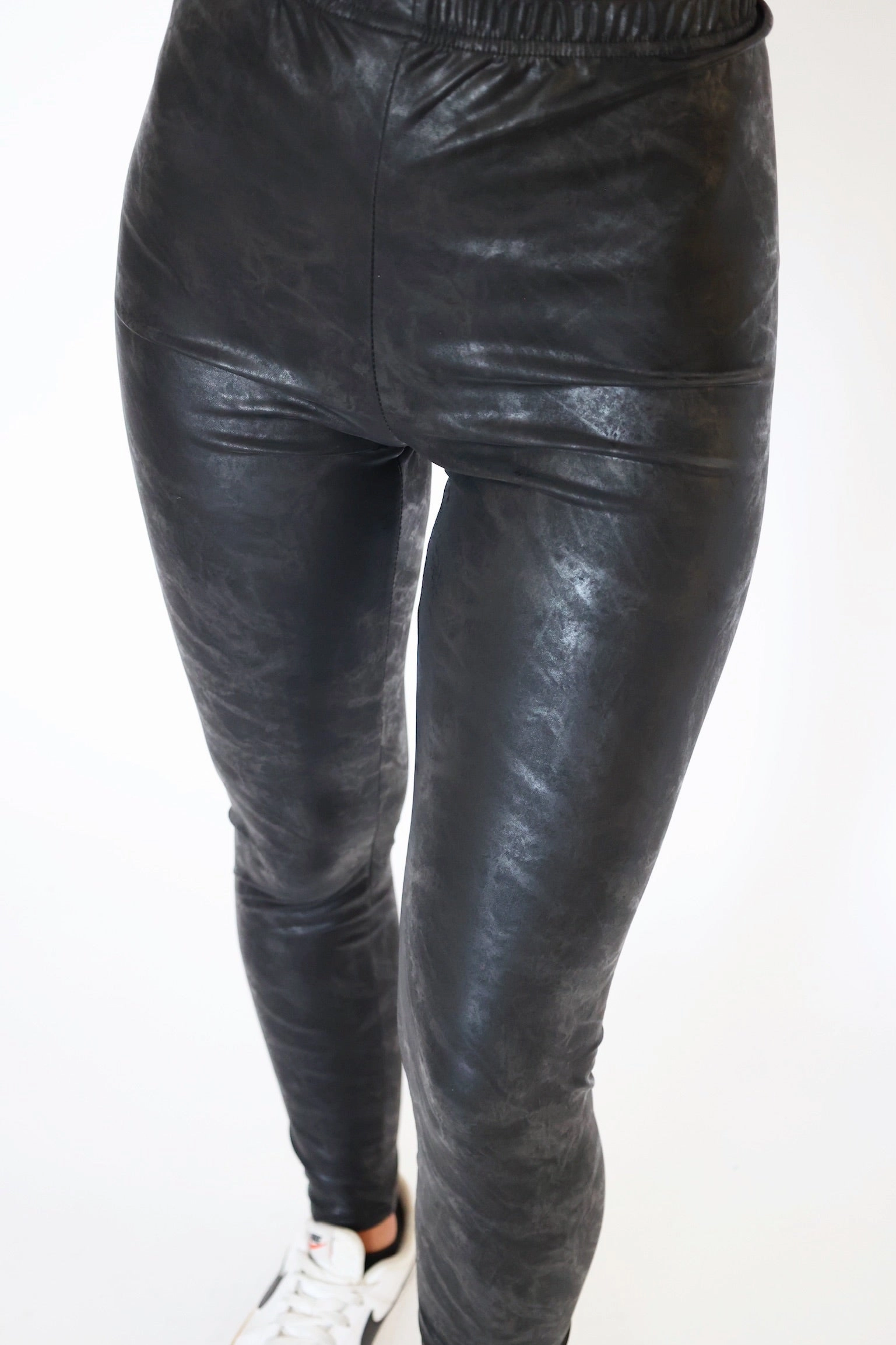 Ava Leggings (FINAL SALE) Eco Conscious Dye Process RibbedNeckline