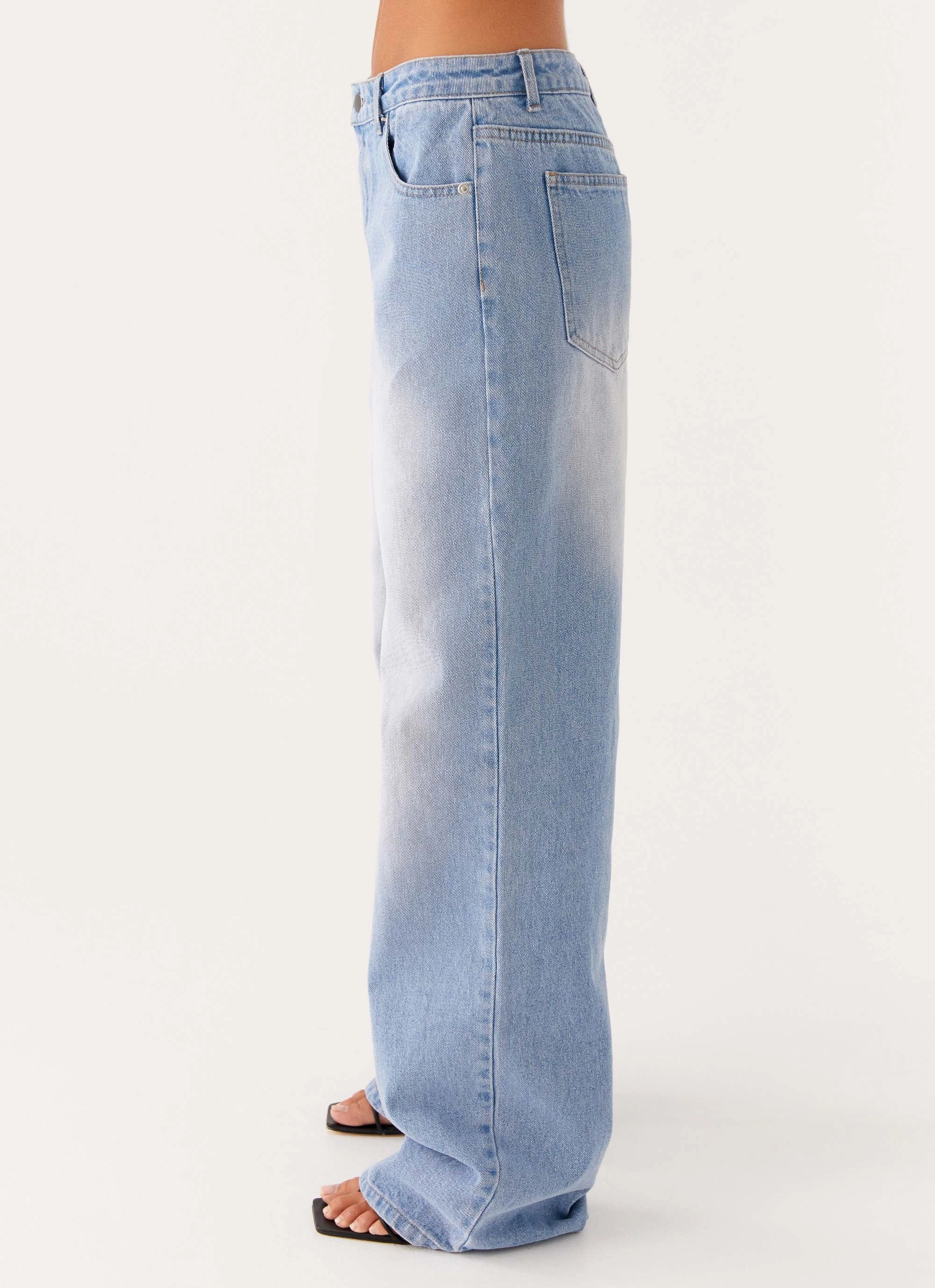 All Around Fit Back Again Straight Leg Denim Jeans - Light Wash Blue