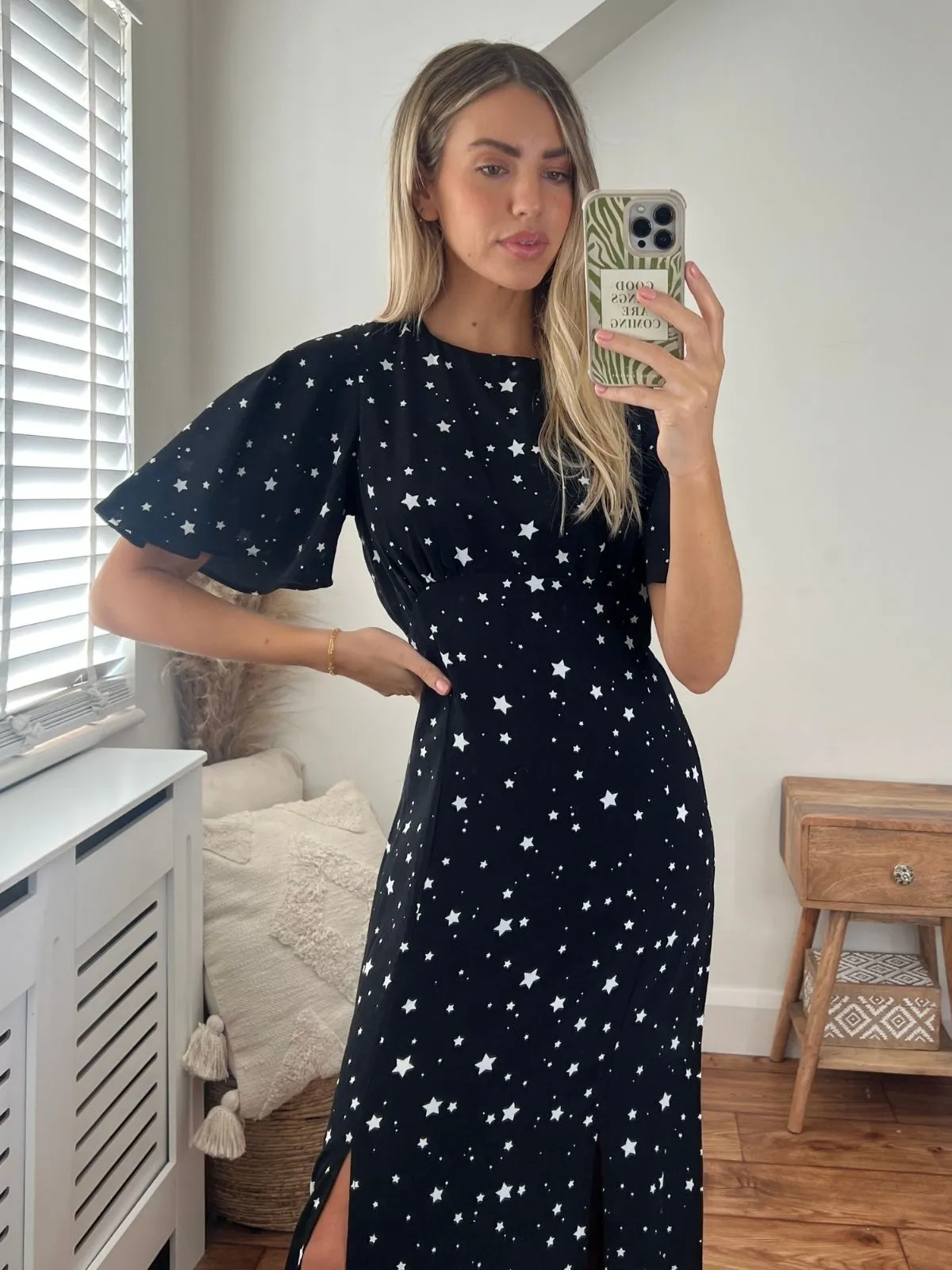 Clean Grace Tailored Mood Bailey Angel Sleeve Midi Dress / Star Print