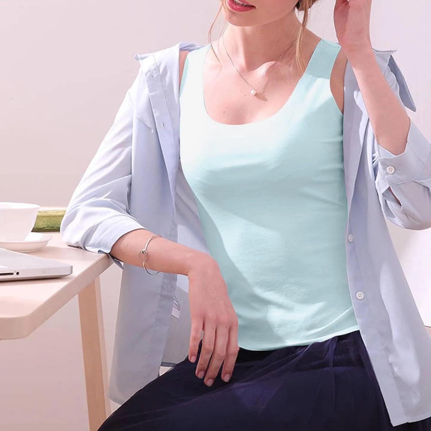 Basic Tank Tops for Women Sleeveless Undershirts 2025 Slim Fitted Crewneck Stretchy Casual Layering Tee Shirt