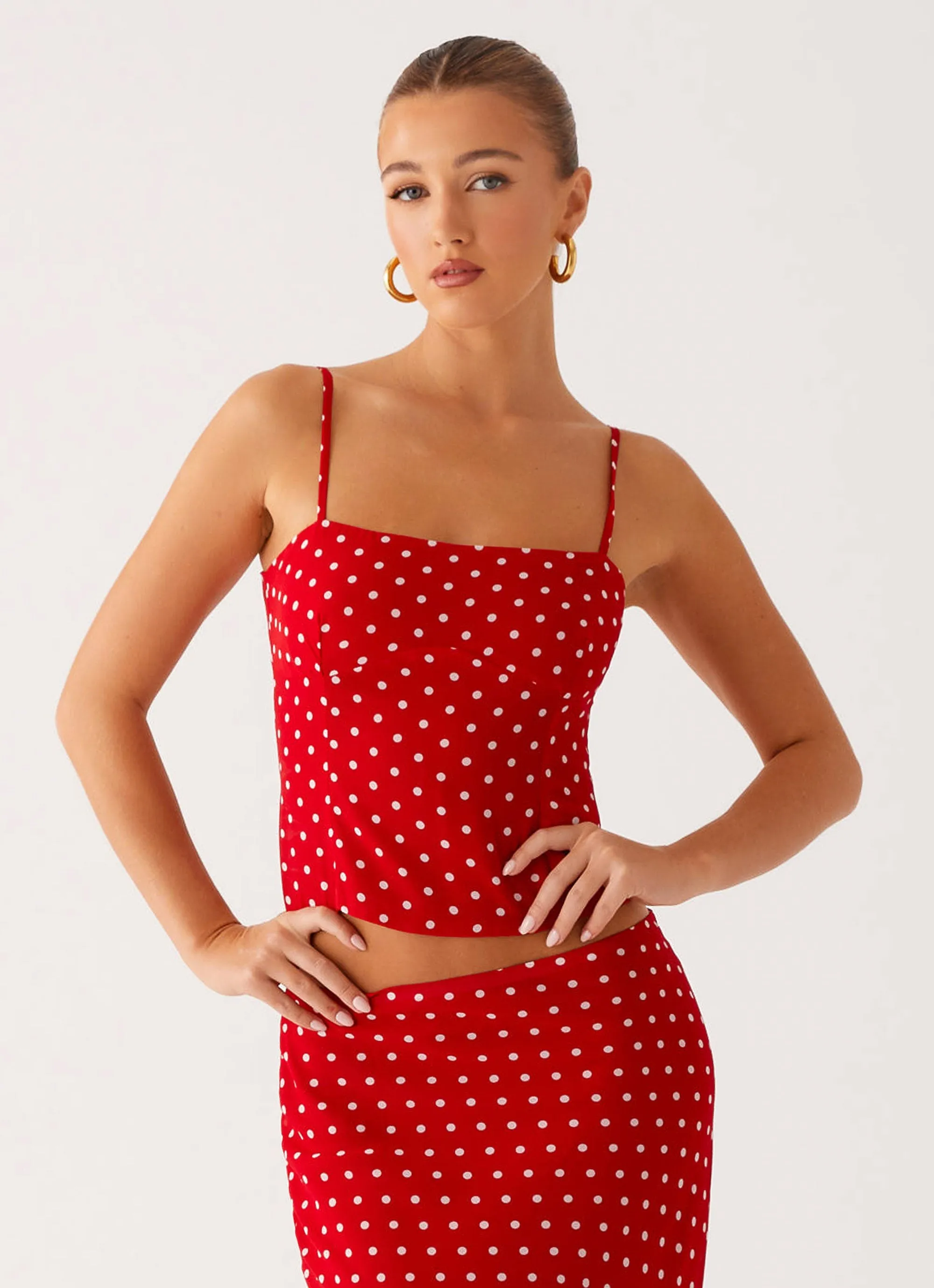 GarmentDyed SlimFitAdaptation Bendita Top - Red Polka Dot