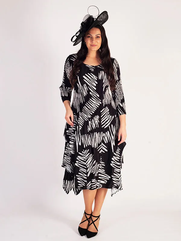 Black/White Scribble Print Pleated Dress