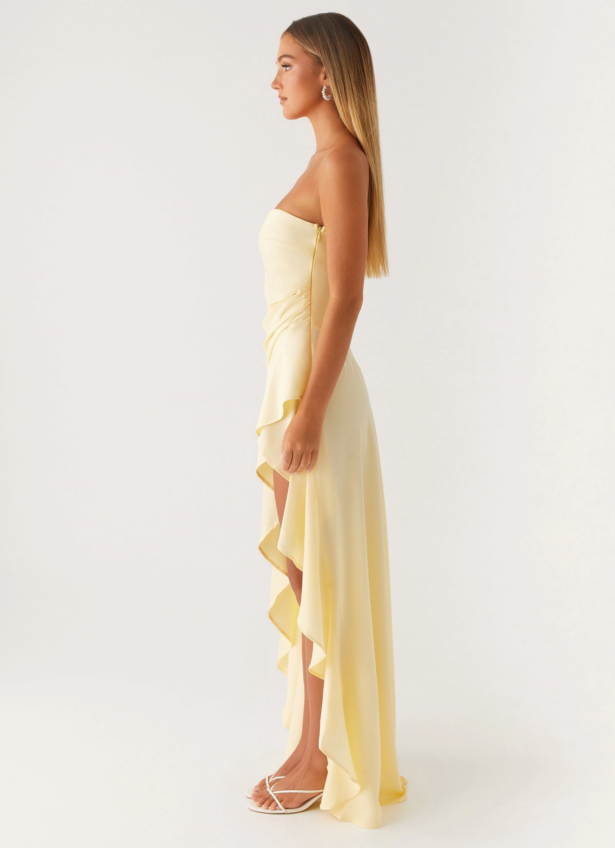 Vibrant Edge Bodie Maxi Dress - Pastel Yellow