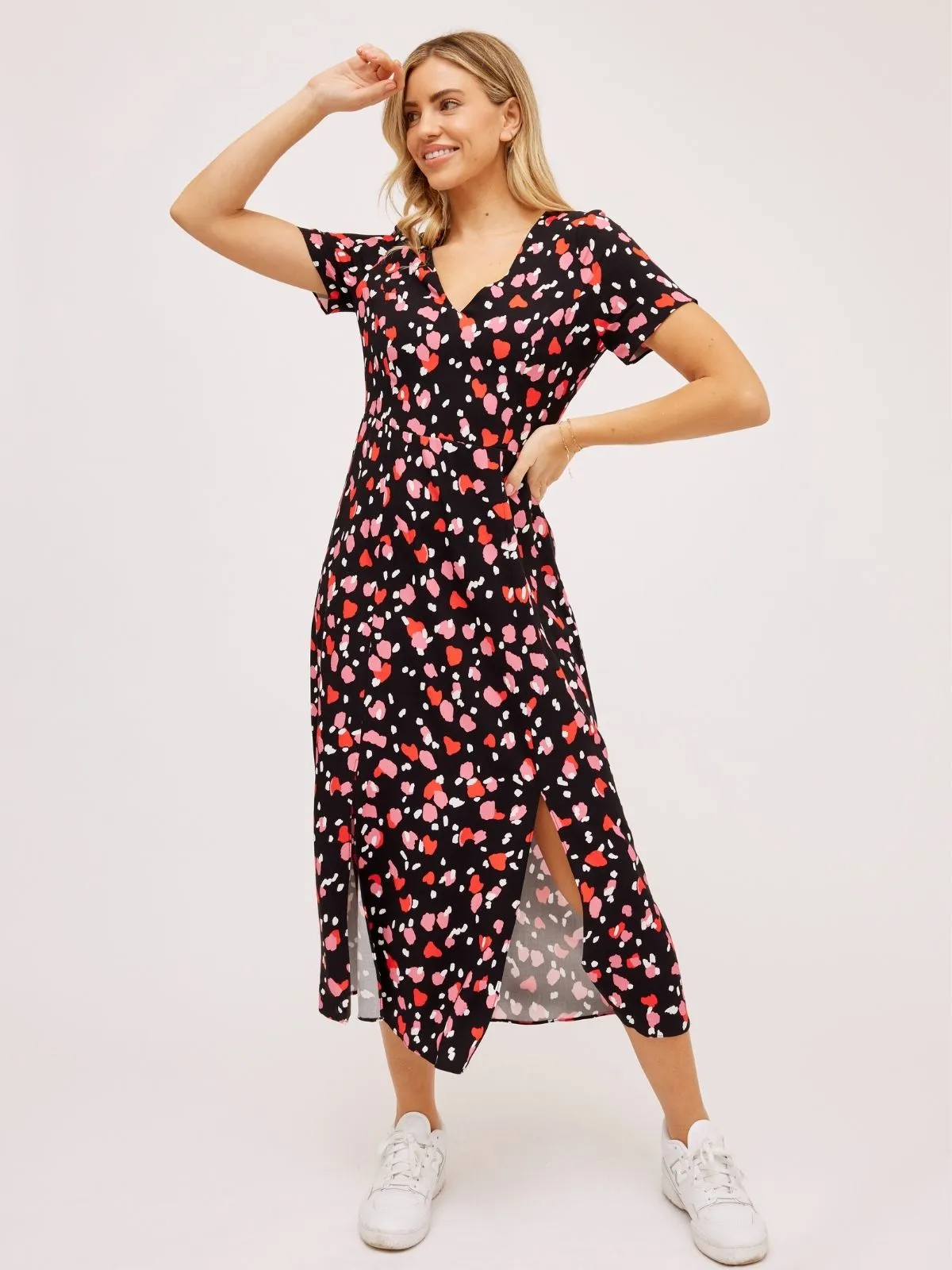 Winnie V Neck Midi Dress / Abstract Heart Minimal Motion Fashionable Style