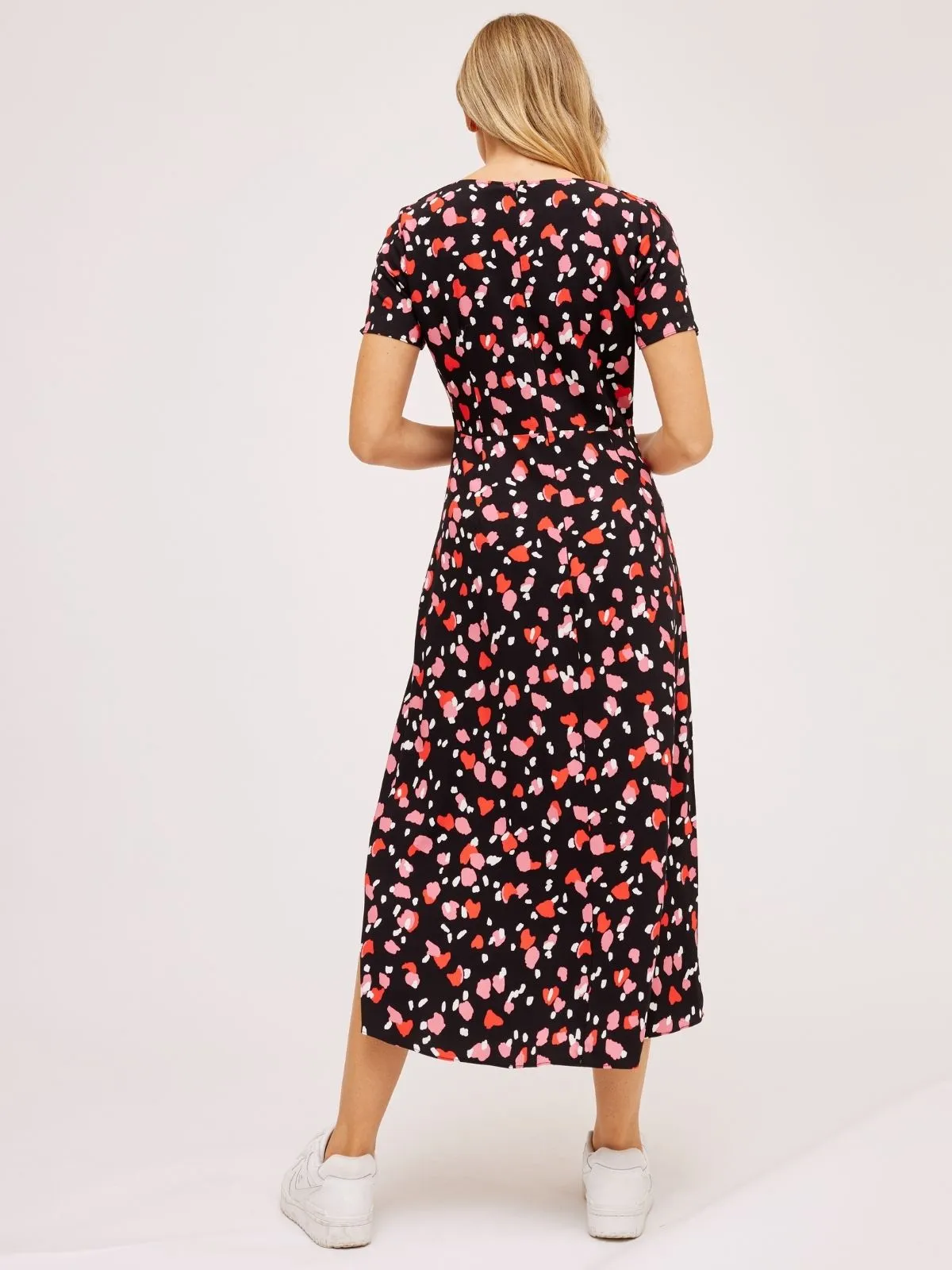Trendy And Comfortable Winnie V Neck Midi Dress / Abstract Heart