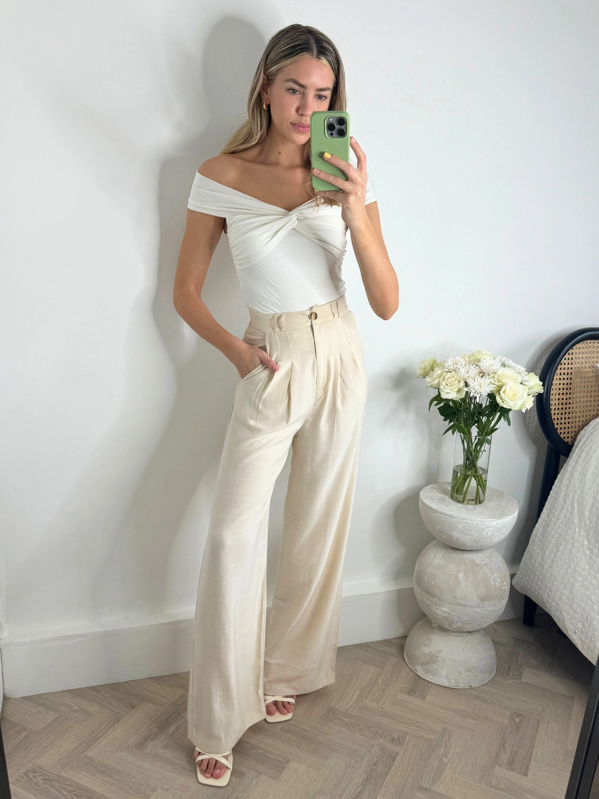 Albi Wide Leg Trouser / Cream relaxed shape StretchMaterial