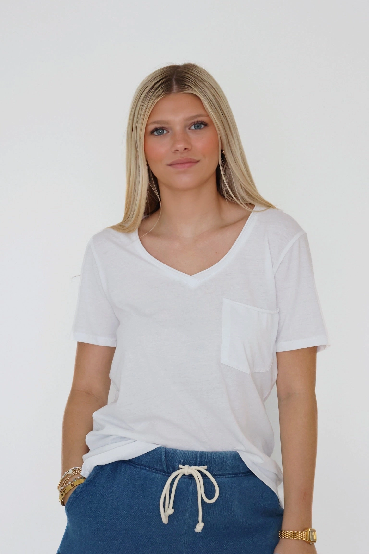 Rolled Hem Finish Modern Pocket Tee- White