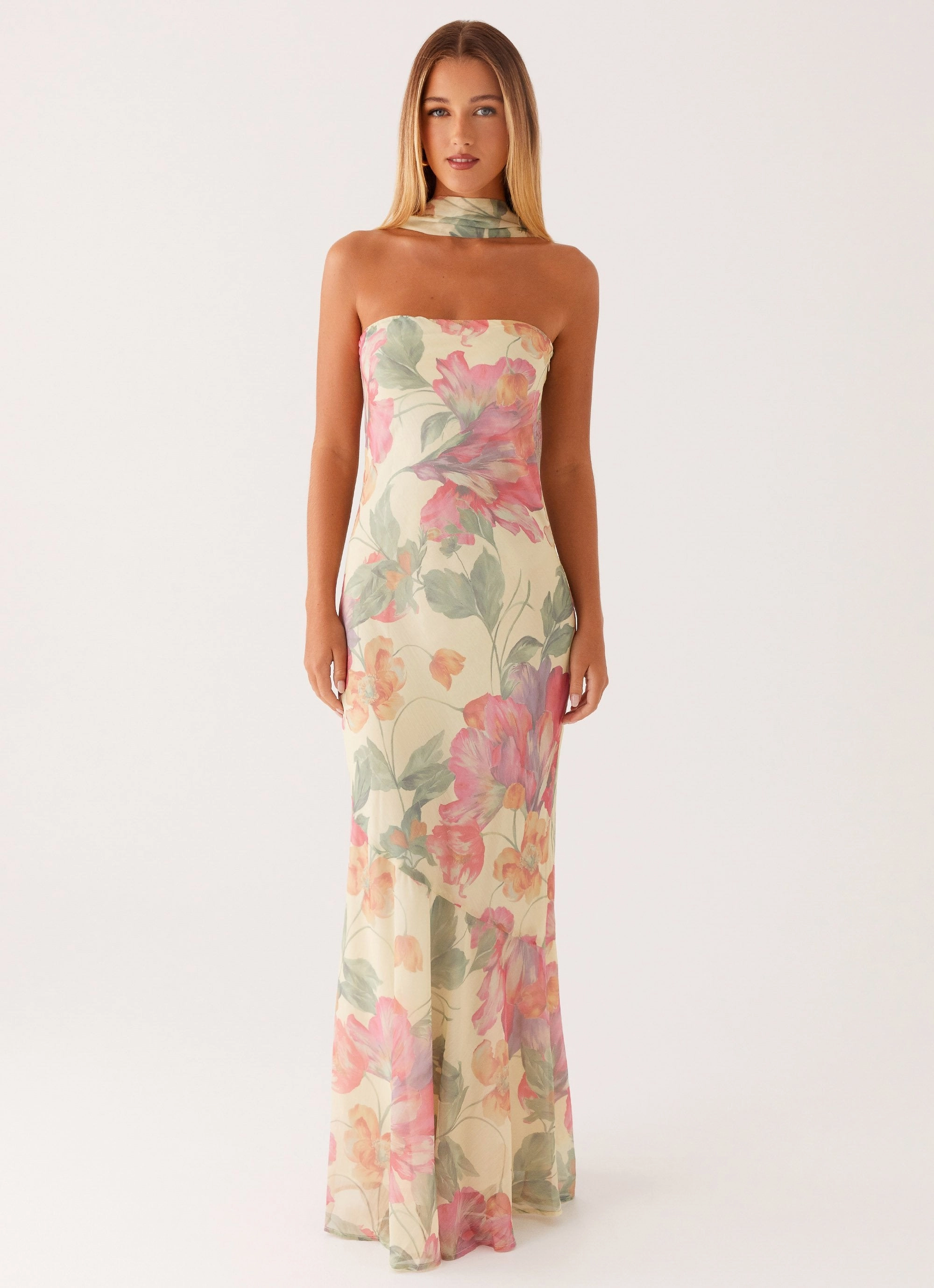 Luxe Look Smooth Layers Under The Pagoda Maxi Dress - Yellow Peony