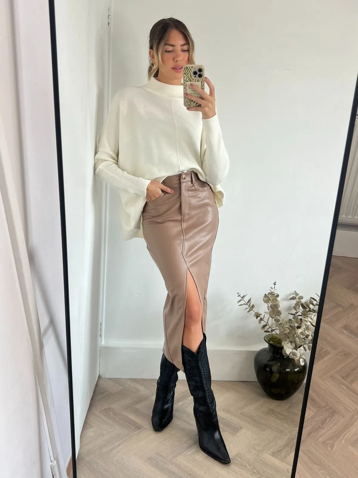 Built In Shorts Weekend Fashion Brielle Pu Midi Skirt / Camel