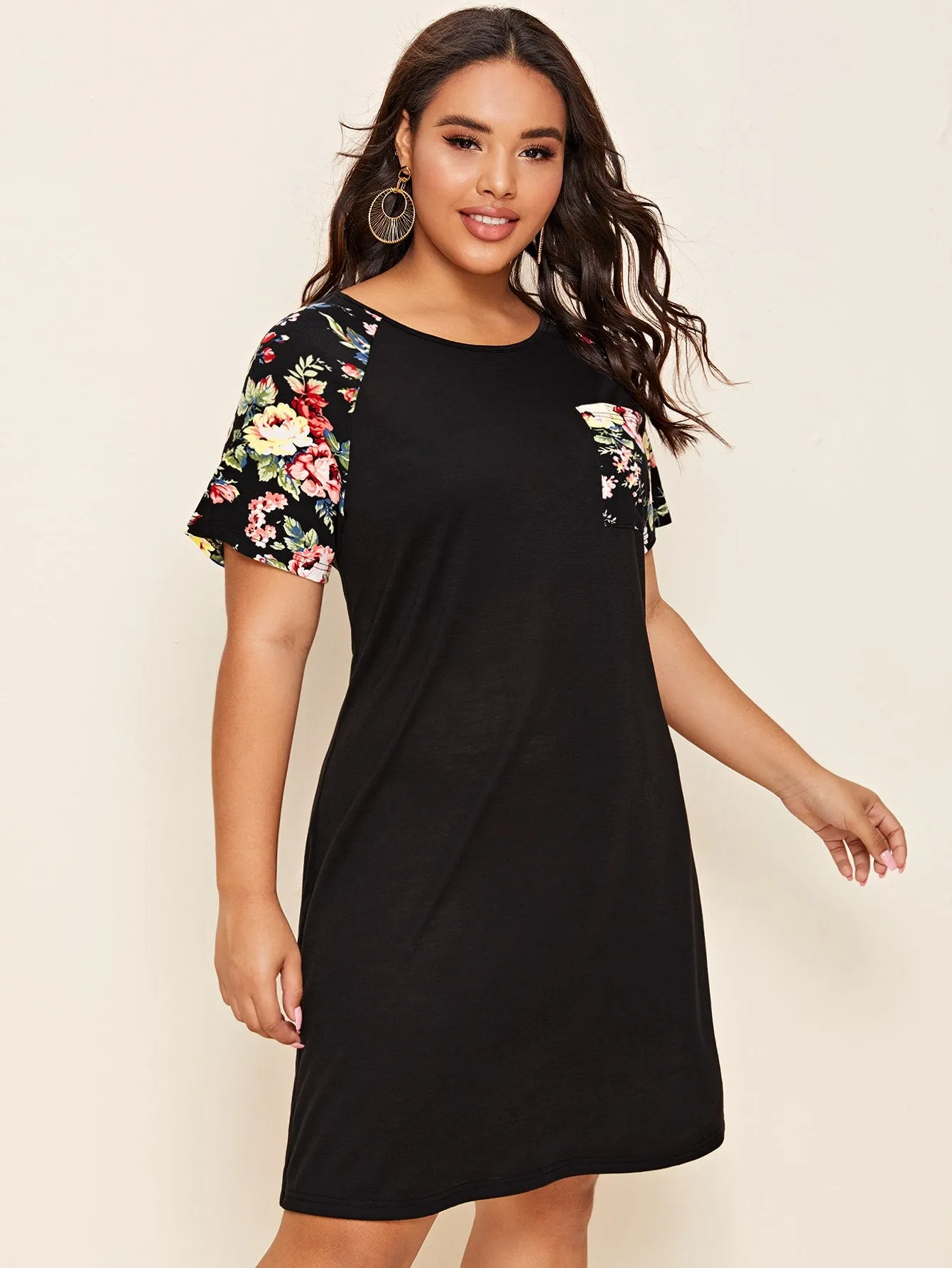Casual Floral Pocket Short Sleeve Round Neck Straight Natural Short Plus Size Dress