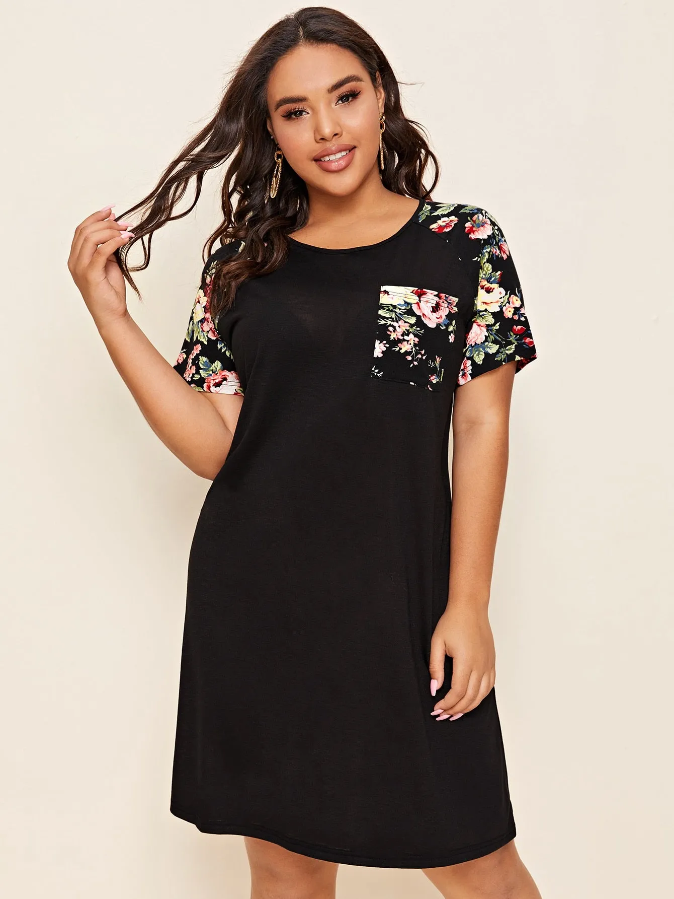 Casual Floral Pocket Short Sleeve Round Neck Straight Natural Short Plus Size Dress