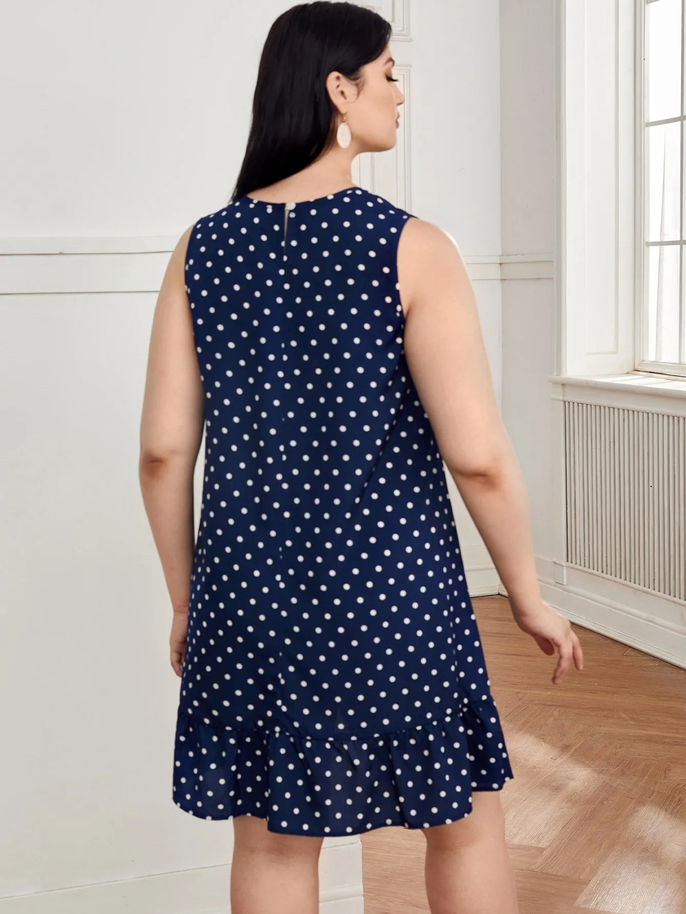 Casual Polka Dot Sleeveless Round Neck Flared Short Plus Size Dress