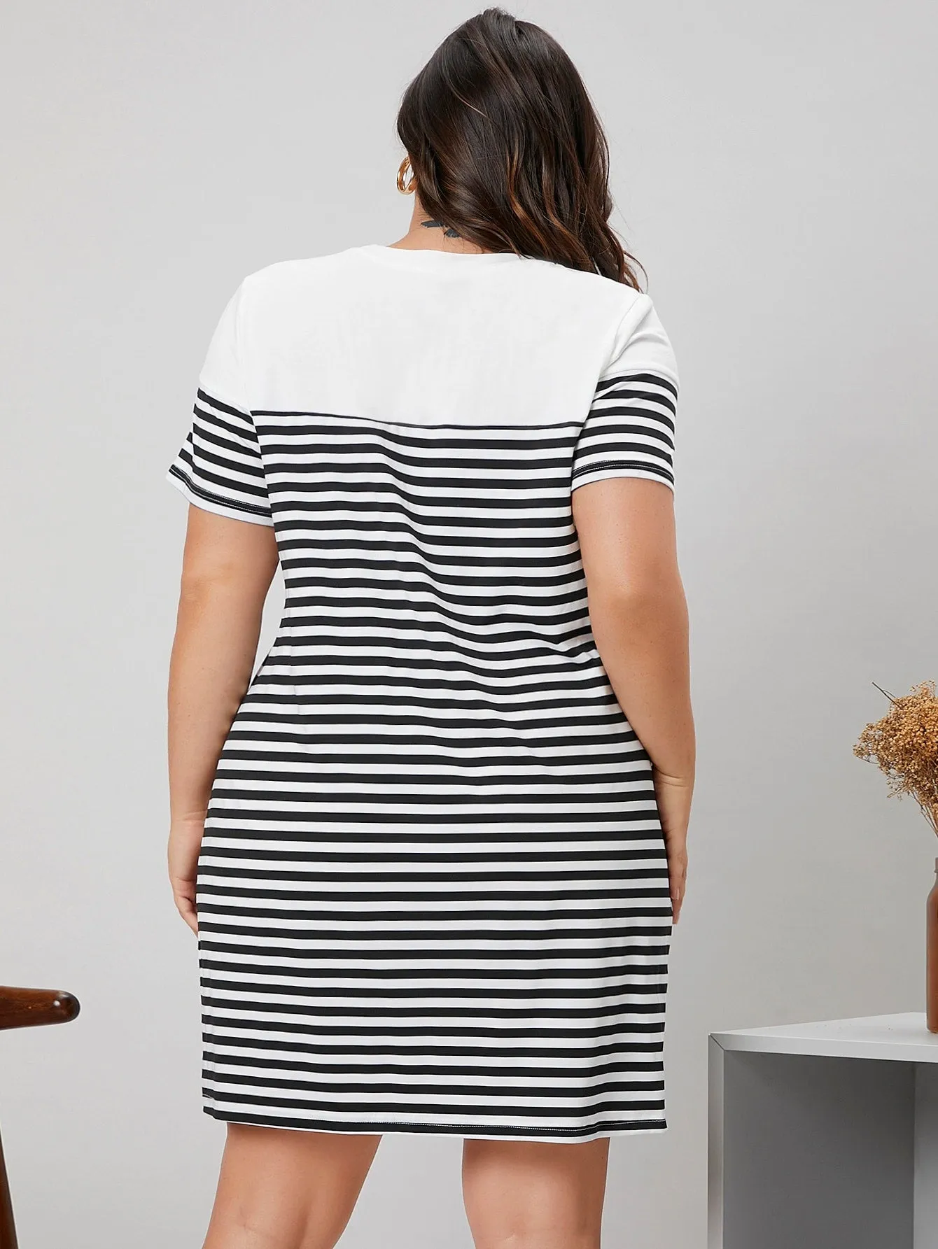 Casual Striped Embroidery Short Sleeve Round Neck Straight Natural Short Plus Size Dress