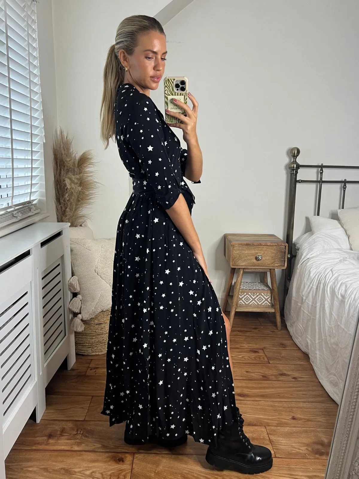 Flexible Fabric Daphne Belted Shirt Dress / Black and White Star Print