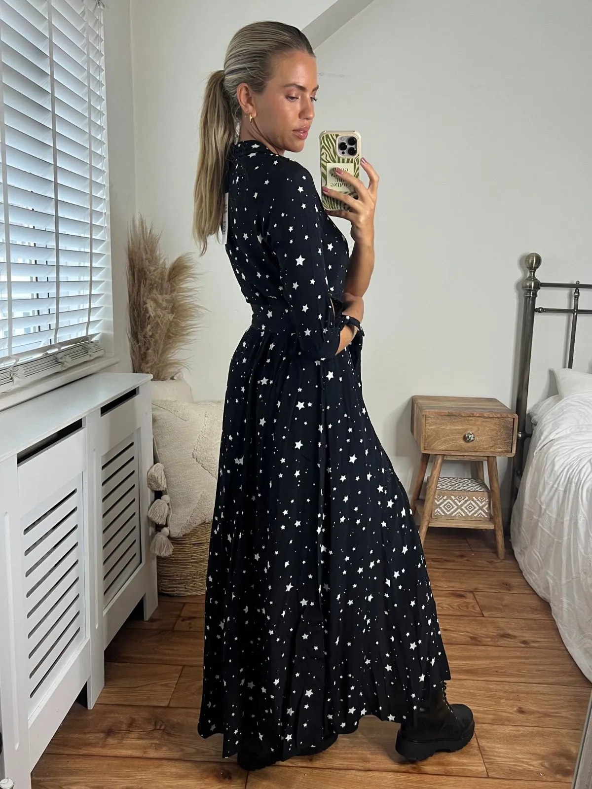 Luxe style Statement-Piece Daphne Belted Shirt Dress / Black and White Star Print