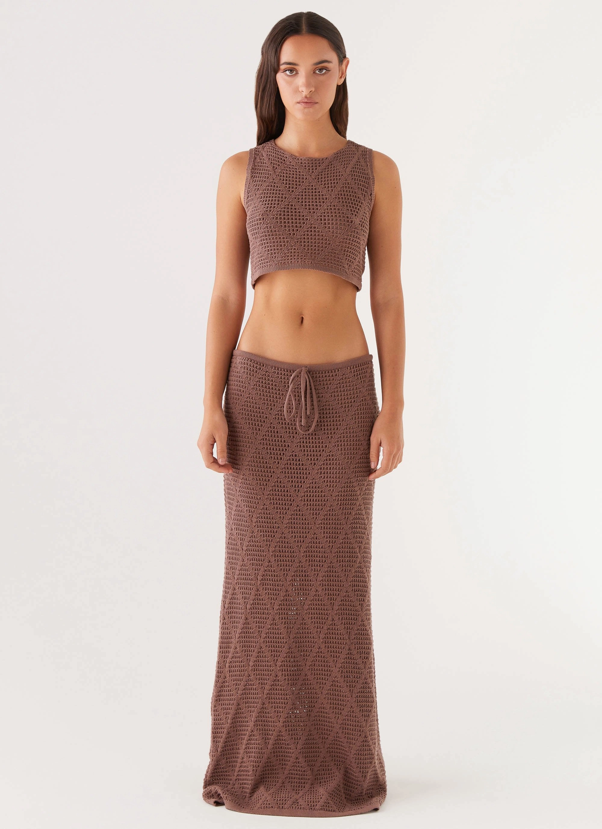 Minimal Edge Workwear Santonio Crochet Crop Top - Chocolate