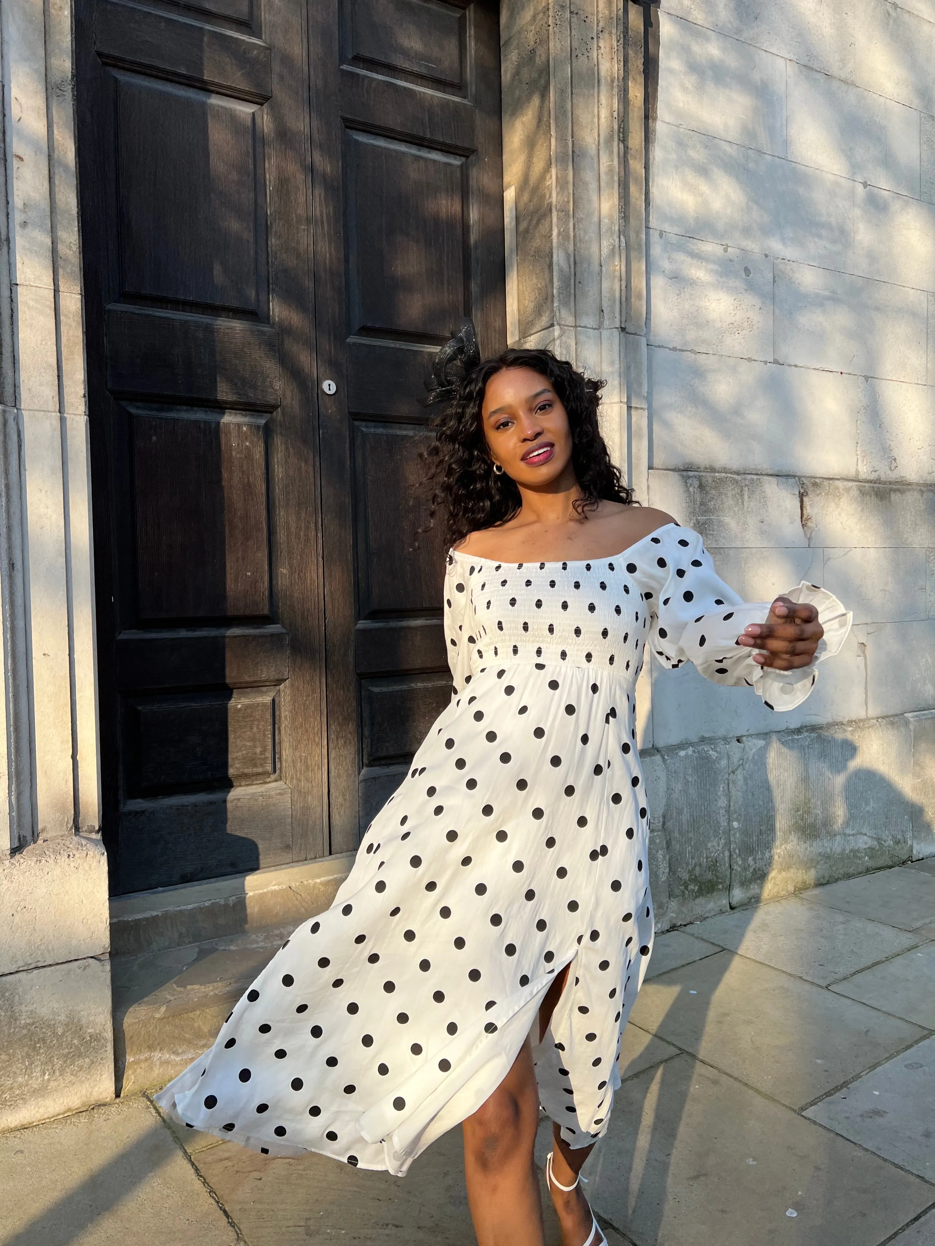 Casual Must-Have Urban Chic Chloe Shirred Long Sleeve Midi Dress / Mono Spot