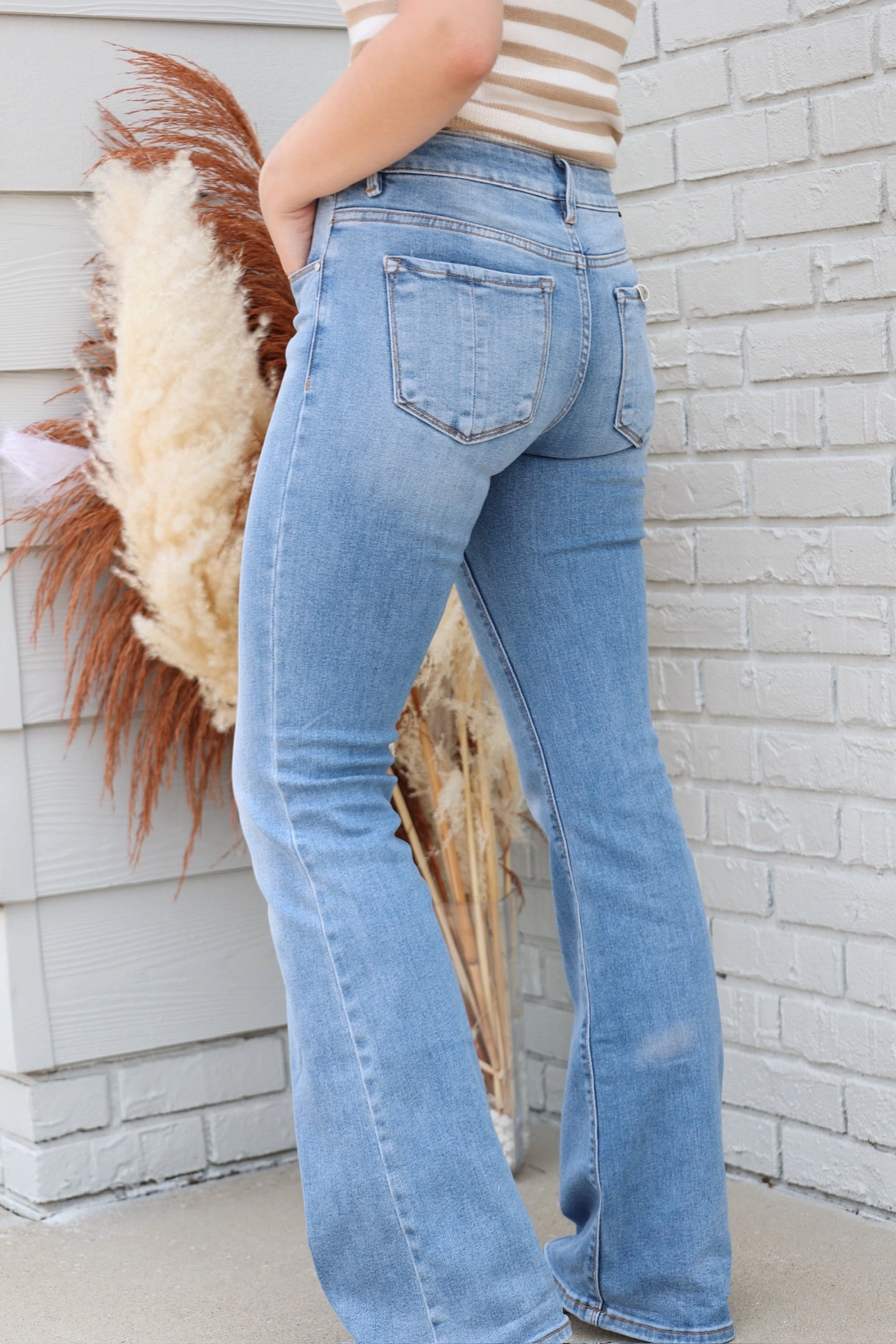 Saber Flare Jeans MultiPocket Design