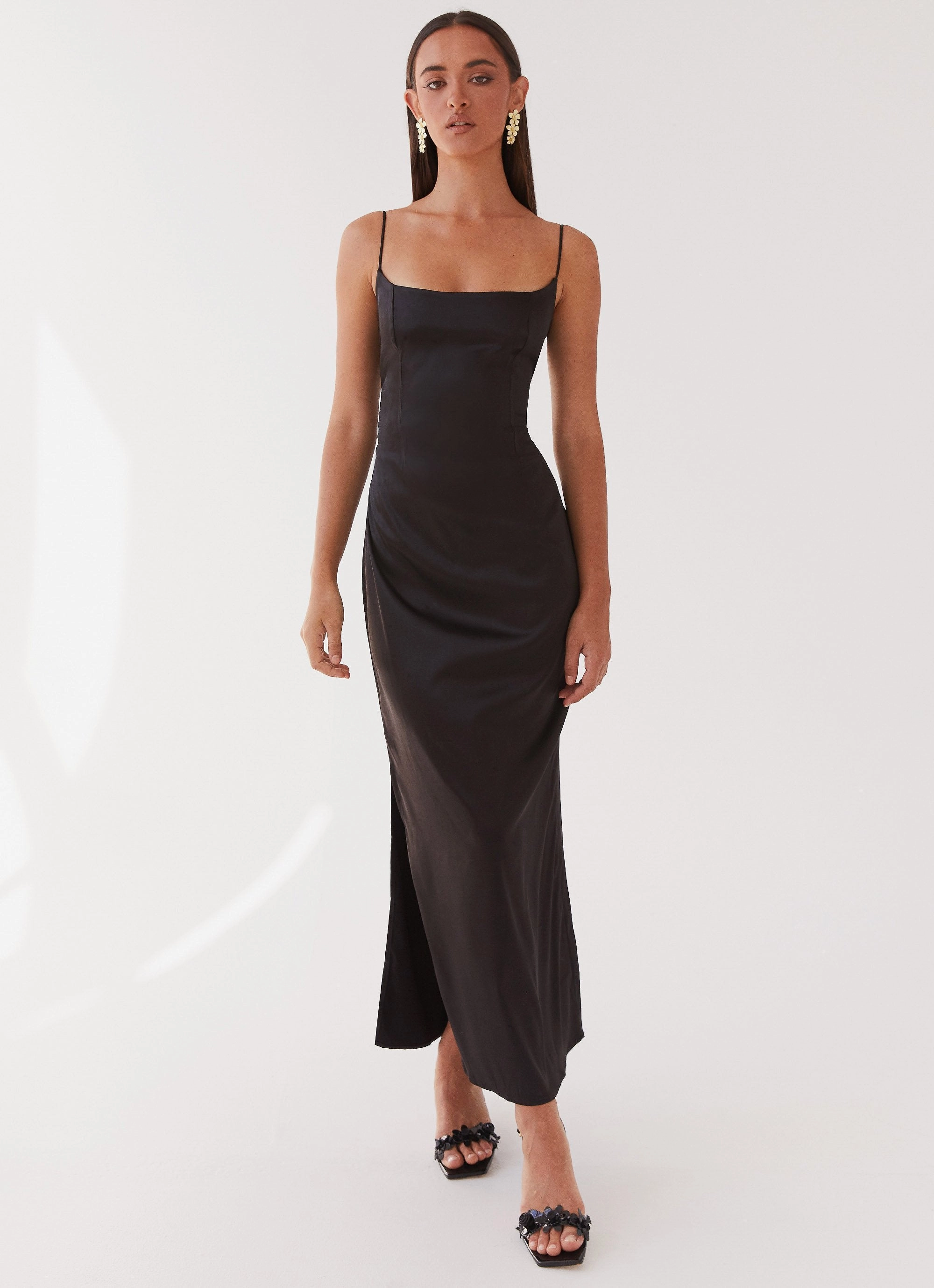 Elegant Line Close To You Maxi Dress - Black