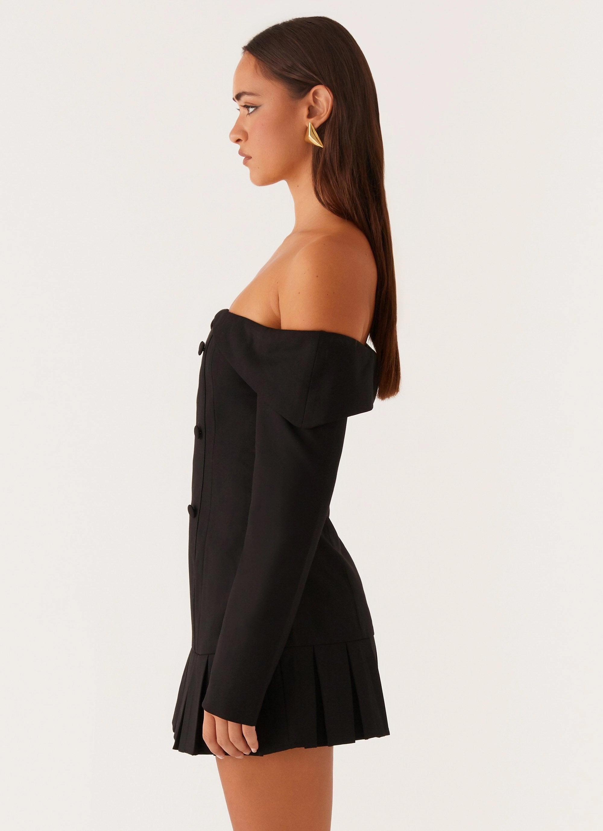 loose silhouette Tarlisha Off Shoulder Long Sleeve Mini Dress - Black