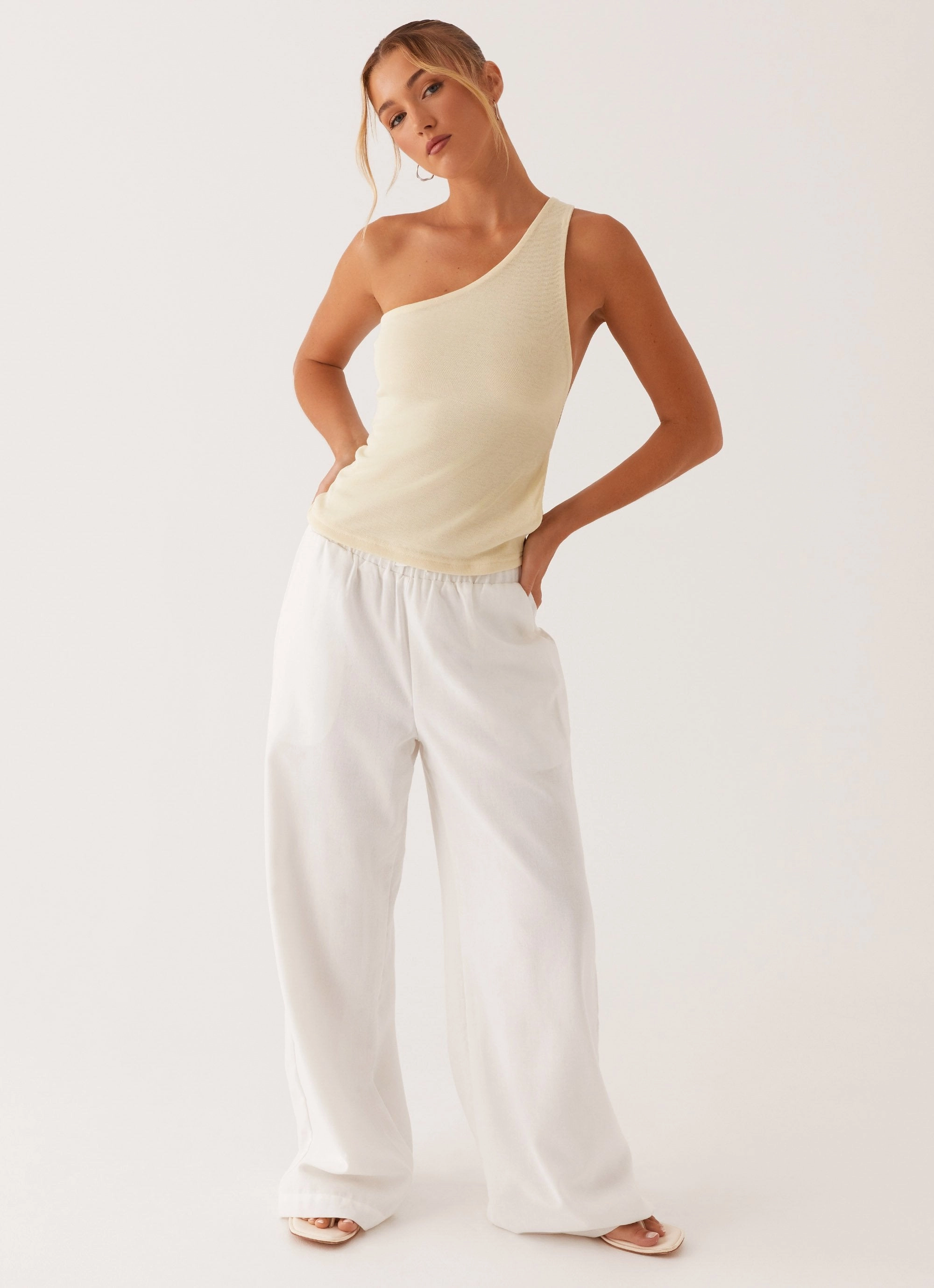 Active Tee Safiya One Shoulder Top - Yellow