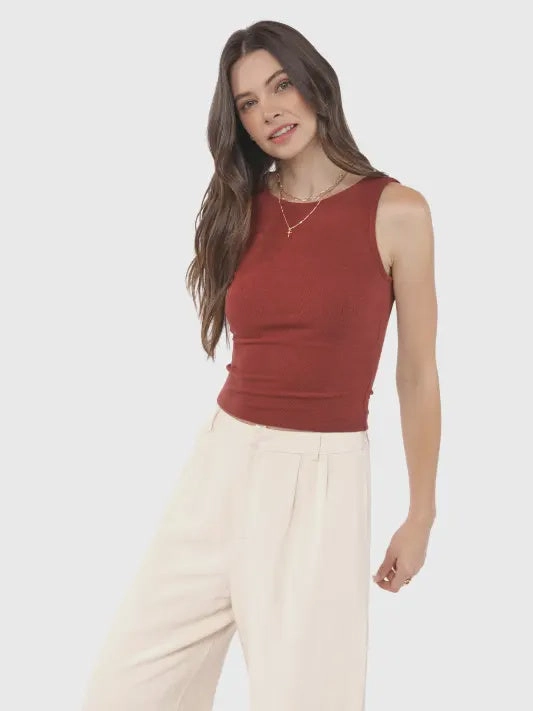 Durable Stitching Credit Sleeveless Top