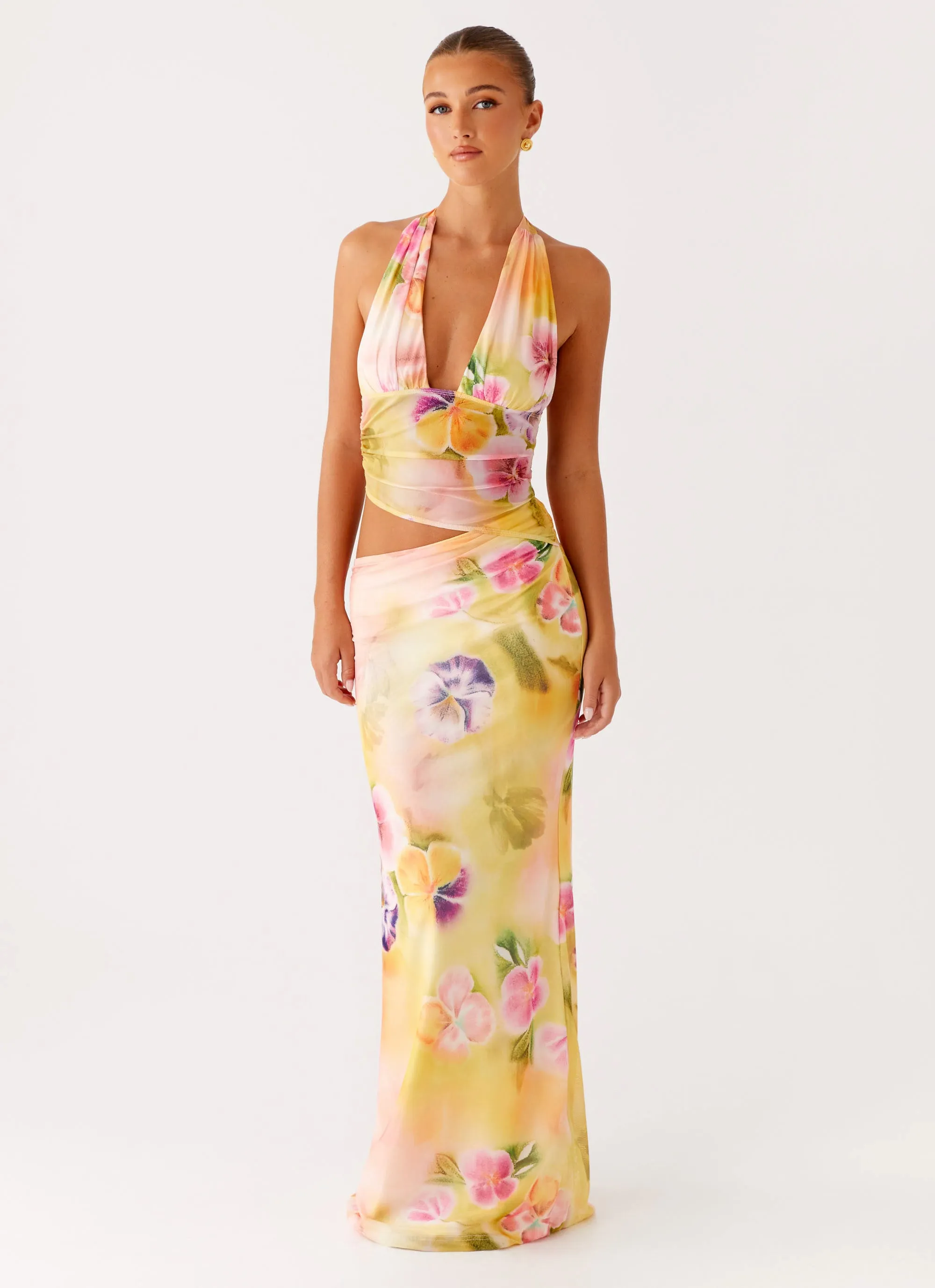 All-day Comfort Reinforced Collar Main Act Halter Maxi Dress - Sunburst Floral