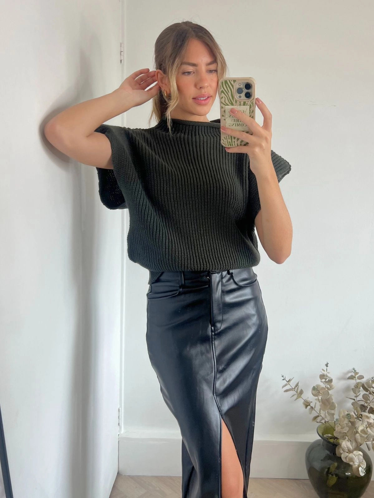 Dahlia Chunky Sleeveless Knitted Top / Khaki Odor Control Technology