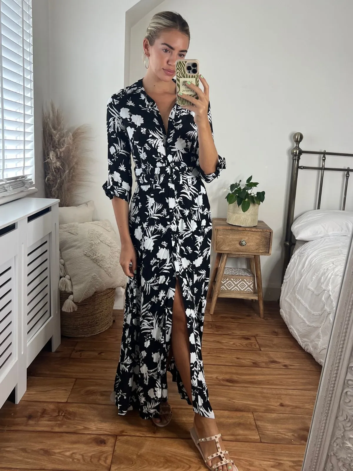 Feminine Details Daphne Belted Shirt Dress / Mono Floral