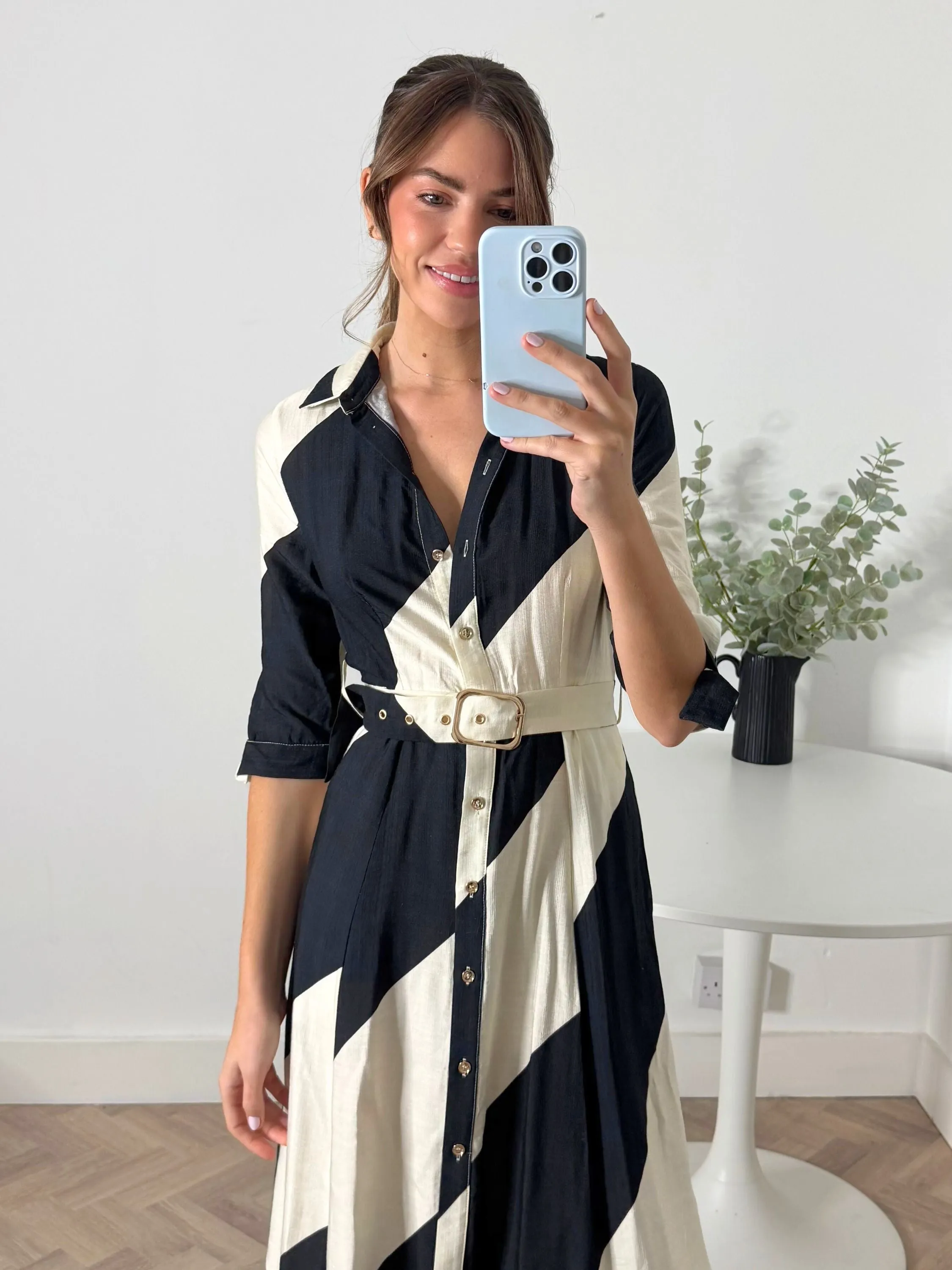 Interchangeable-Detail Cool Shape Daphne Belted Shirt Dress / Mono Stripe