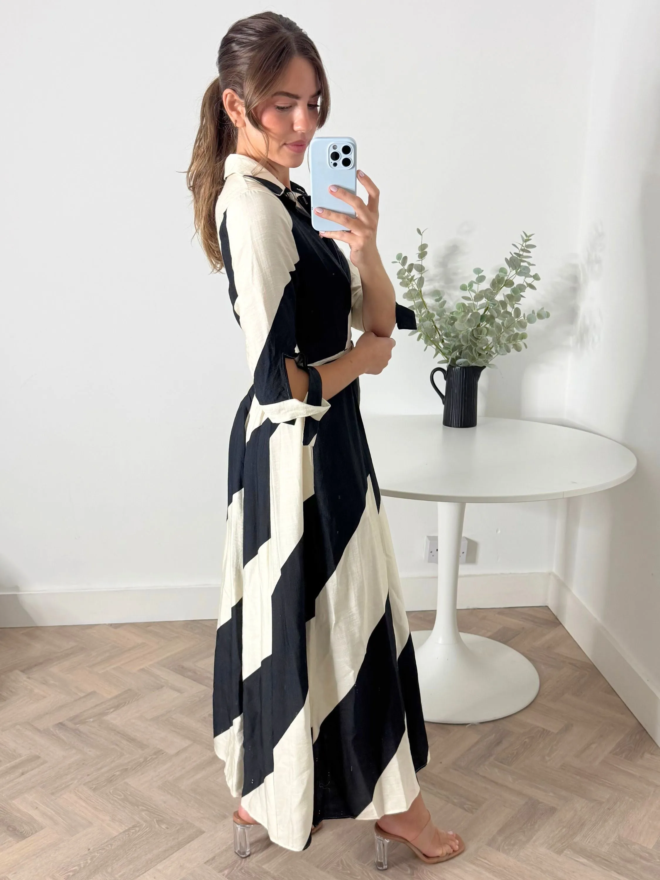 Daphne Belted Shirt Dress / Mono Stripe foldable