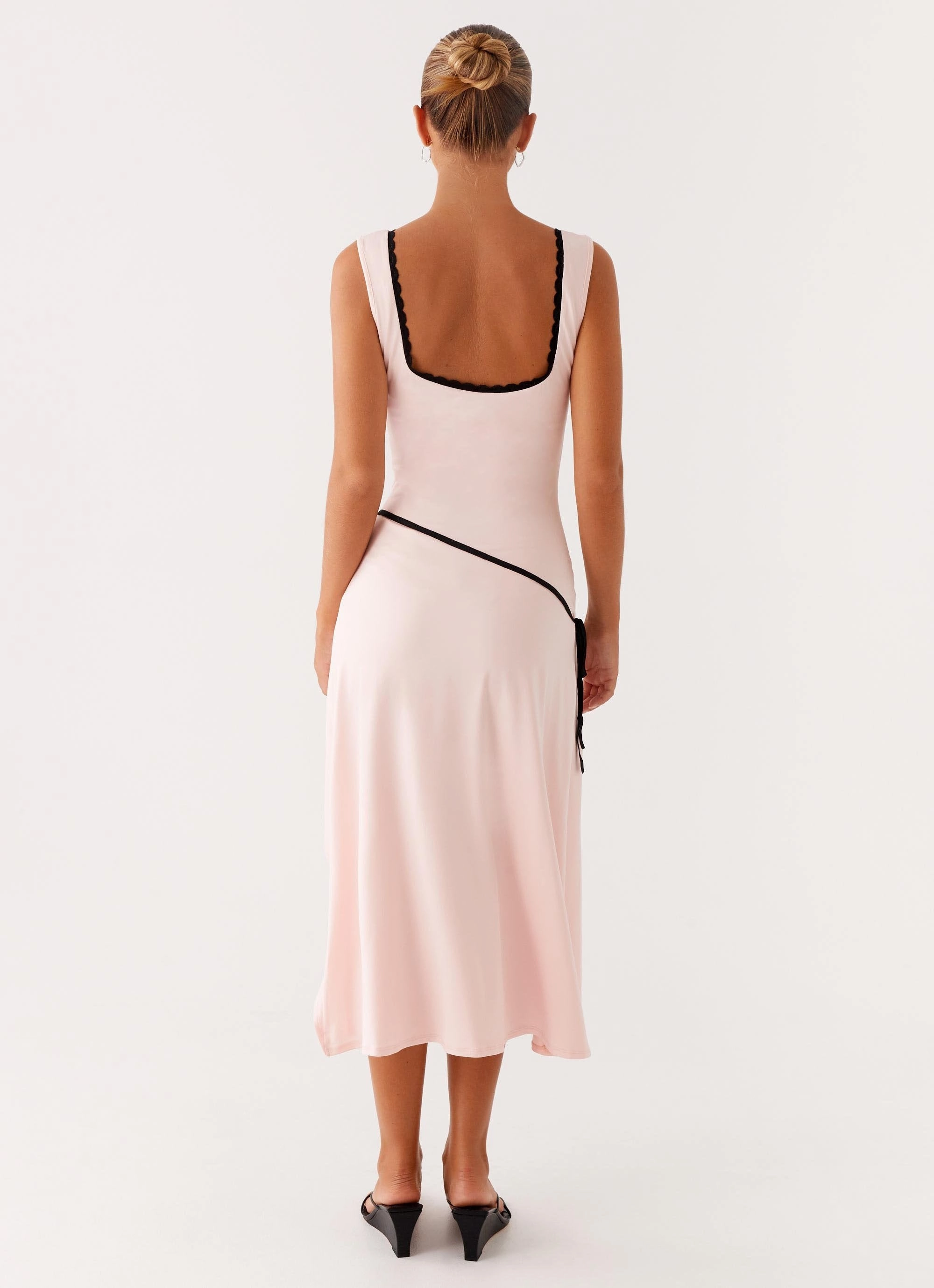 Darlene Midi Dress - Pink Minimal Aesthetic Compact Fit
