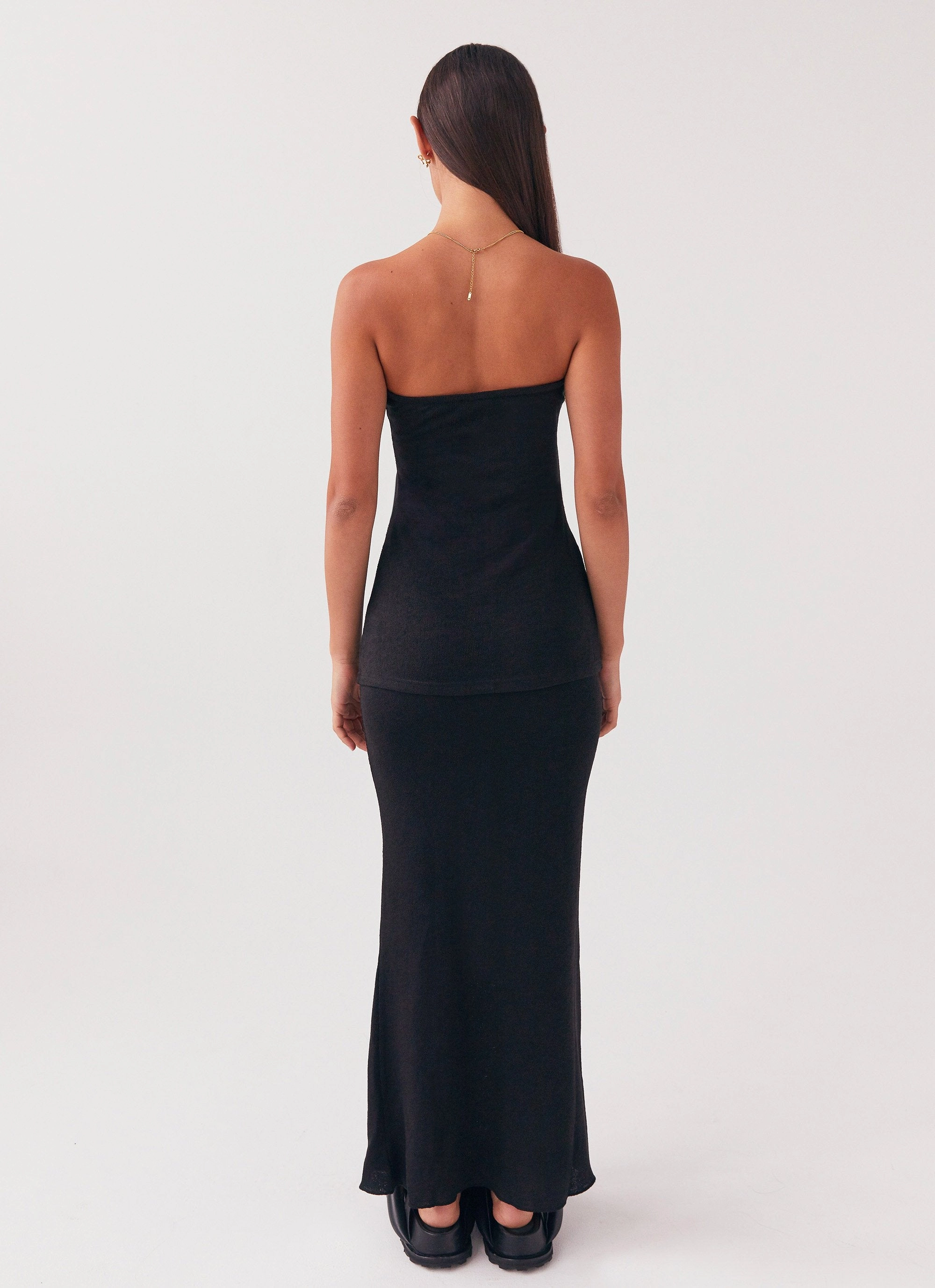 BreathableLining Waterproof Stitch Details Delicate Lady Knit Maxi Skirt - Black