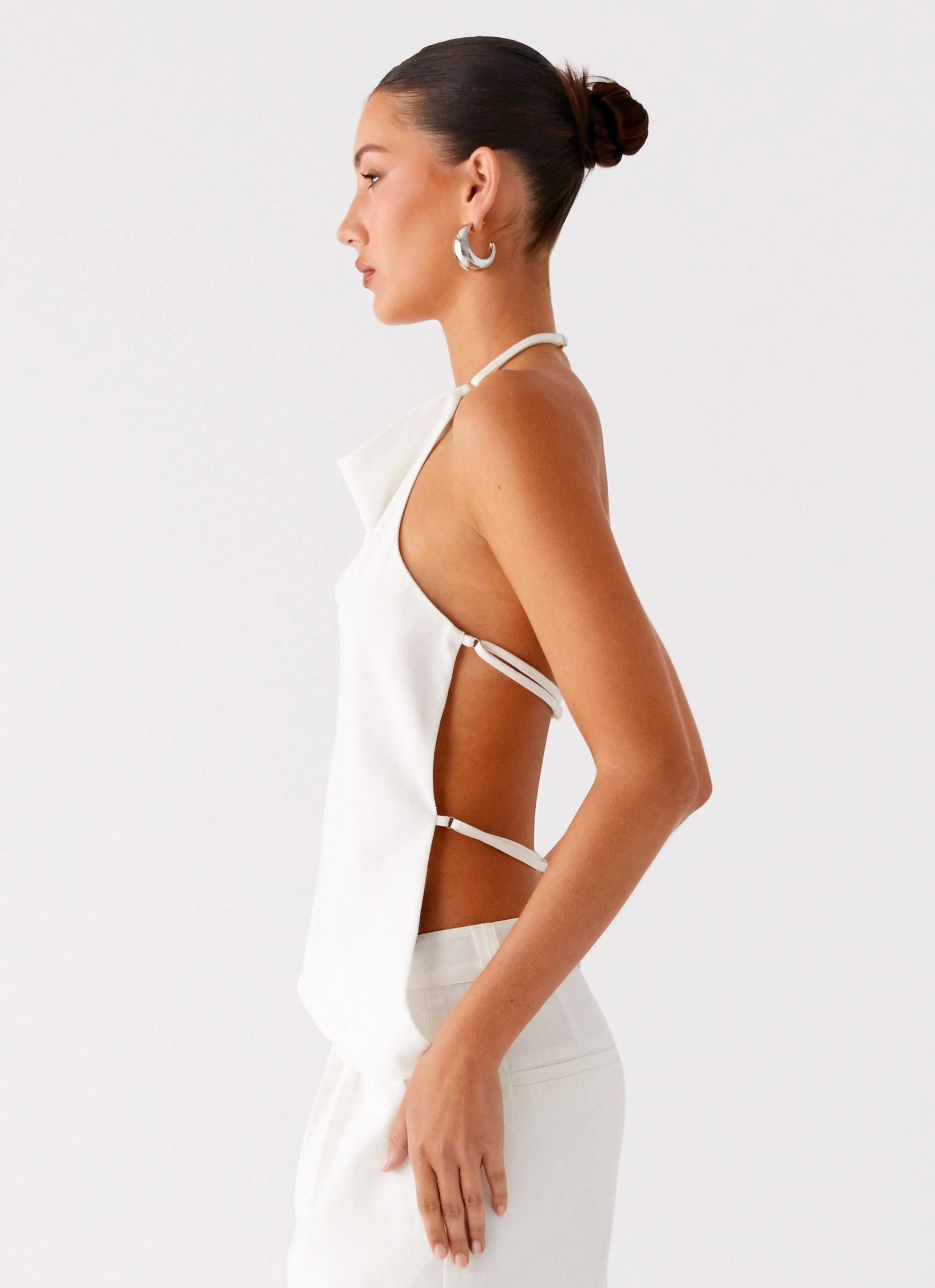 Hidden Ventilation Delong Backless Linen Top - White