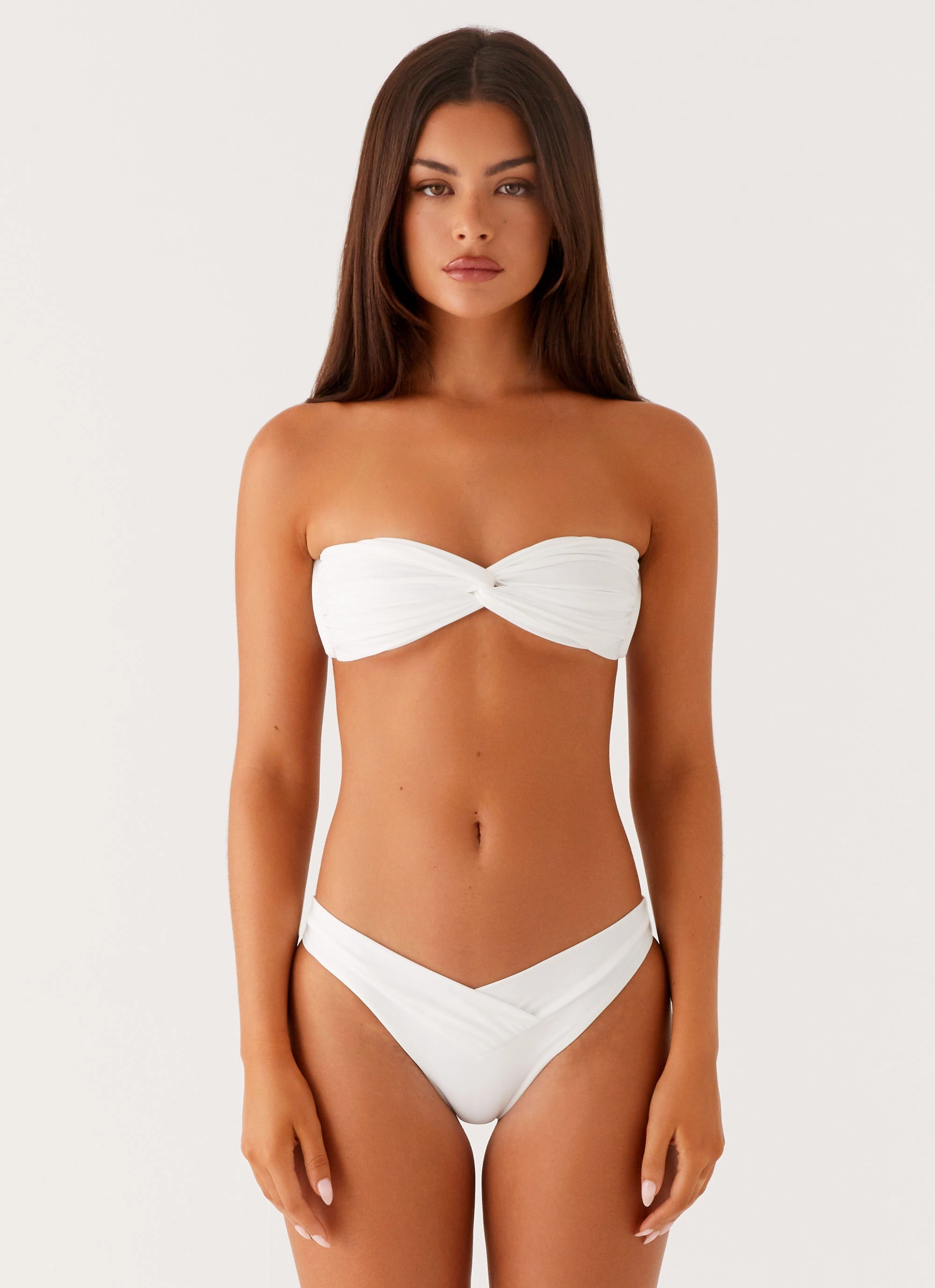 Delta Bandeau Bikini Top - White pool party