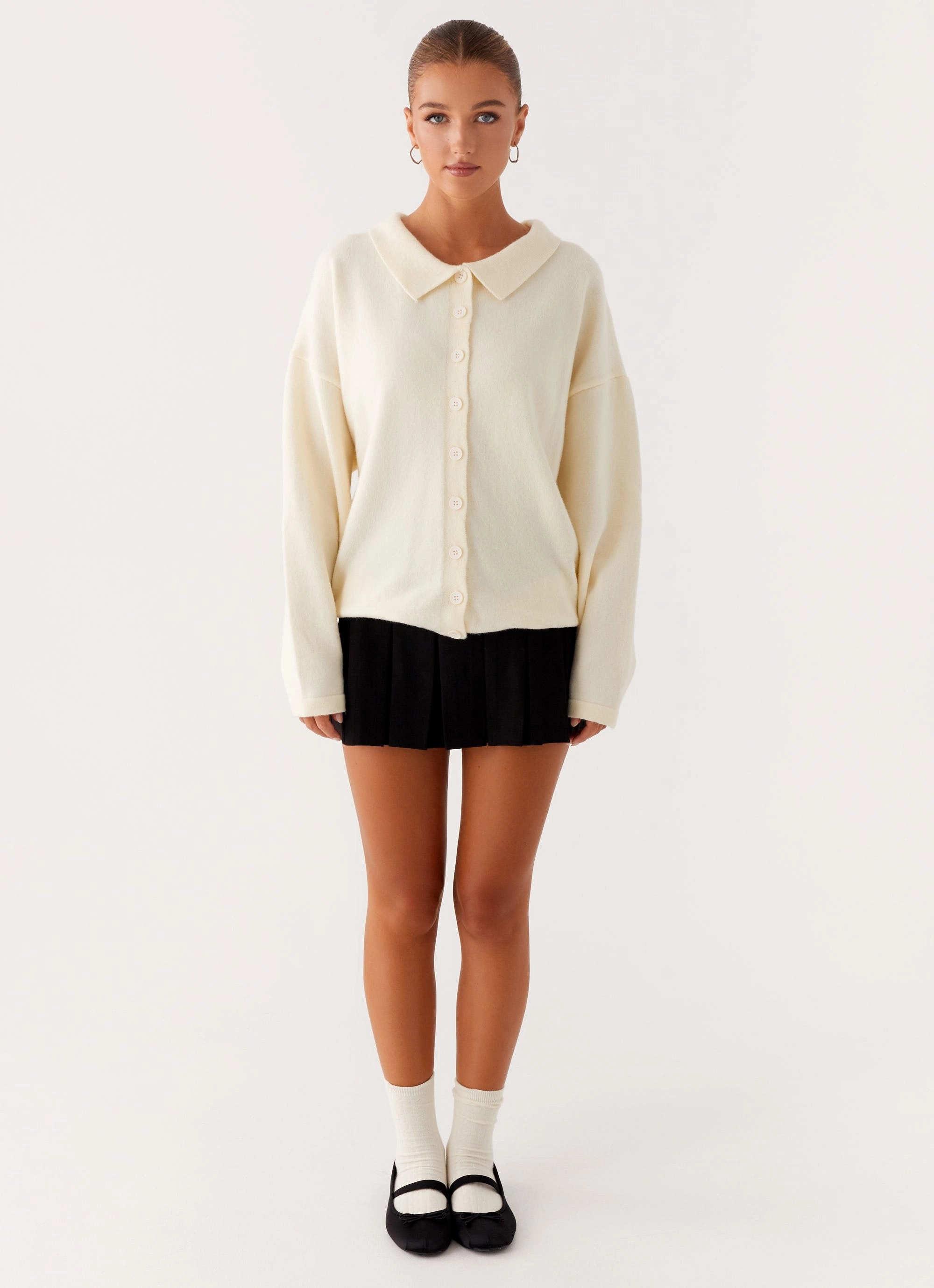 Dorian Button Knit Sweater - Ivory Curved Hem
