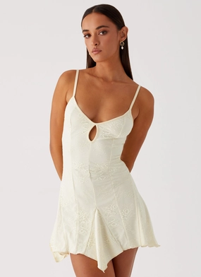 Dress-Up Style Surry Mini Dress - Yellow Soft-Lining Walkable Flow Surry Mini Dress - Yellow