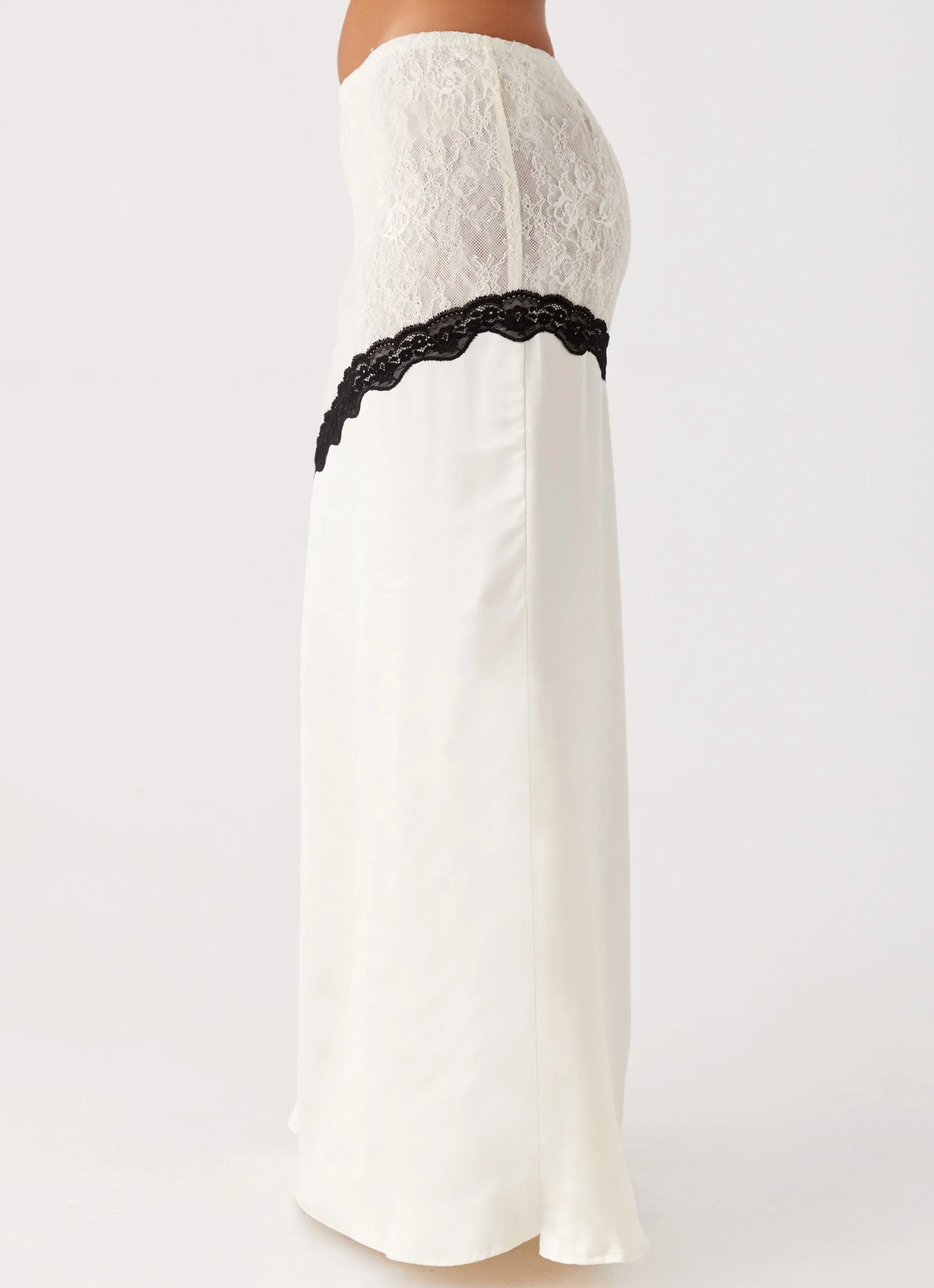 Casual Comfort Adjustable drawstring Duet Lace Maxi Skirt - Ivory